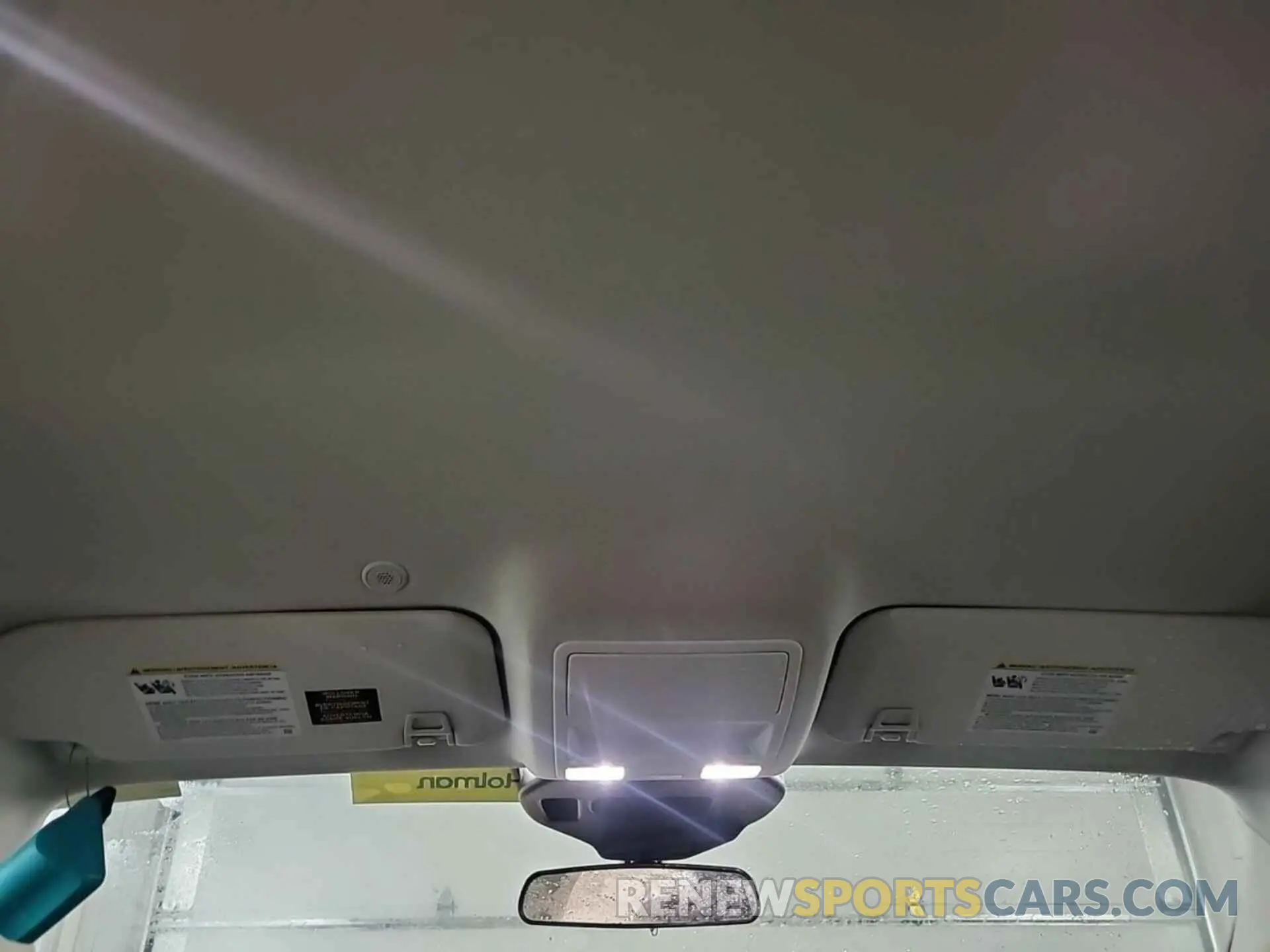 4 fotografías del automóvil dañado 1FMCU9G61MUA52585 FORD ESCAPE 2021