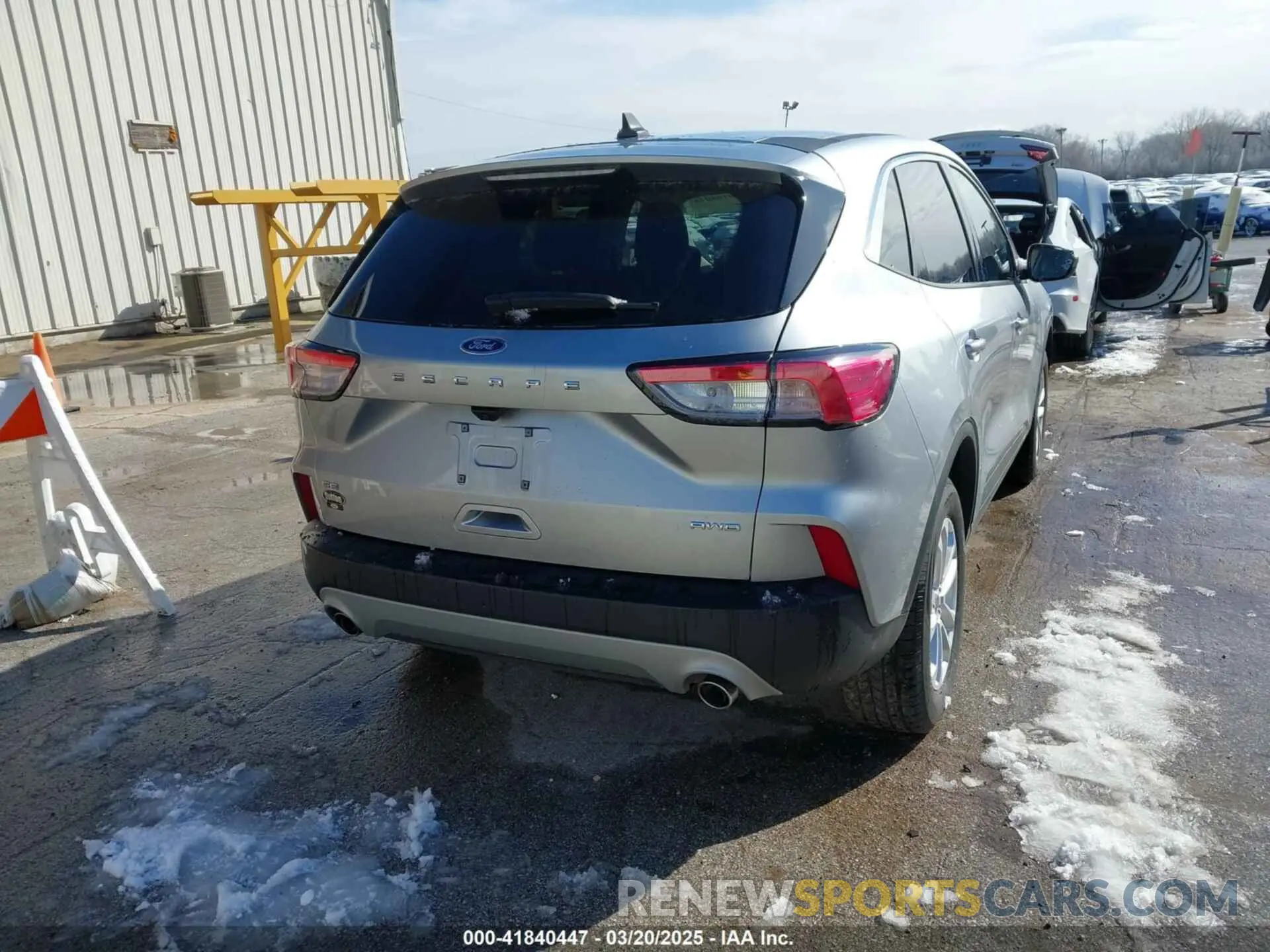 4 fotografías del automóvil dañado 1FMCU9G61MUB20836 FORD ESCAPE 2021