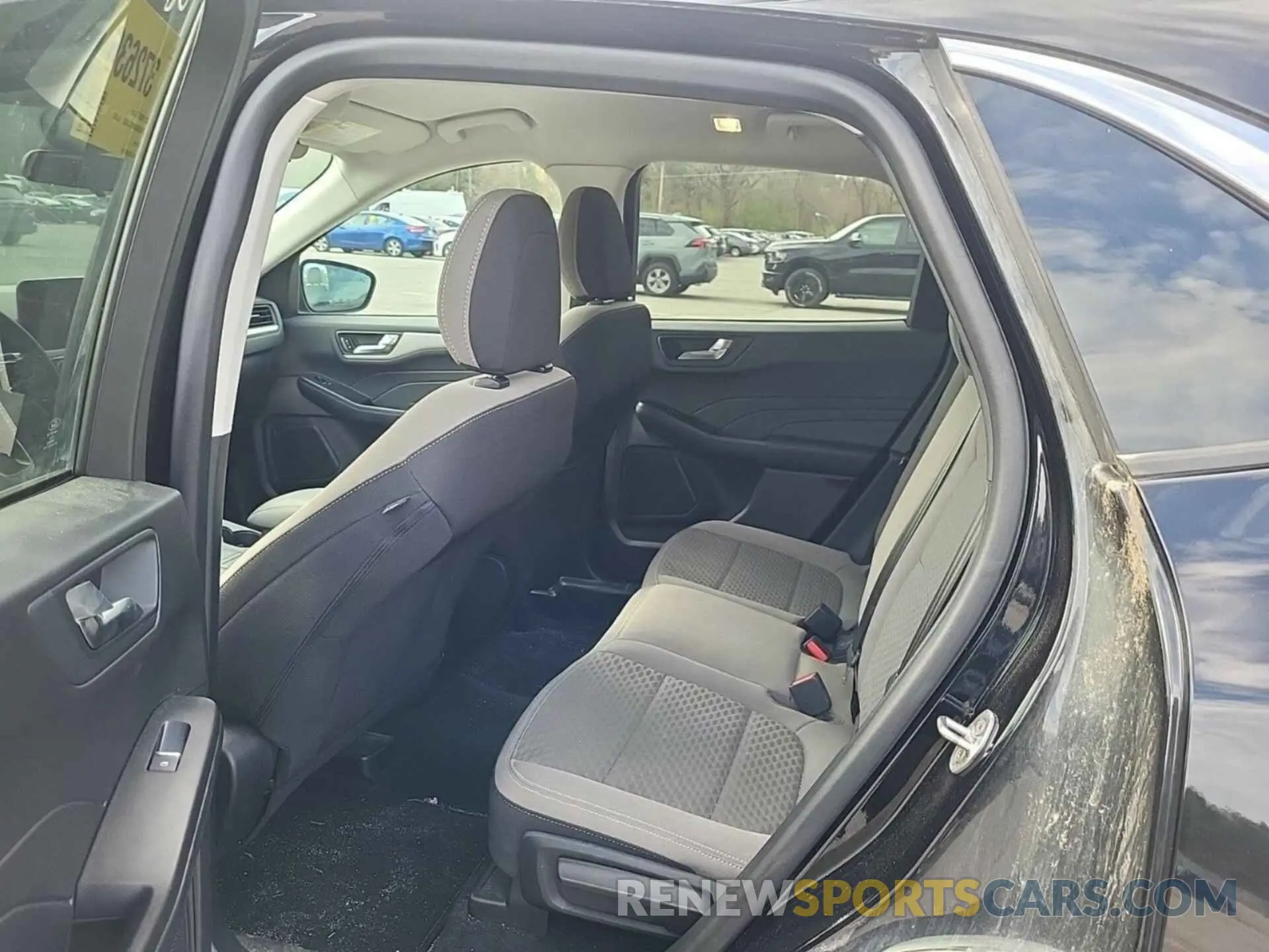 5 fotografías del automóvil dañado 1FMCU9G63MUA74393 FORD ESCAPE 2021