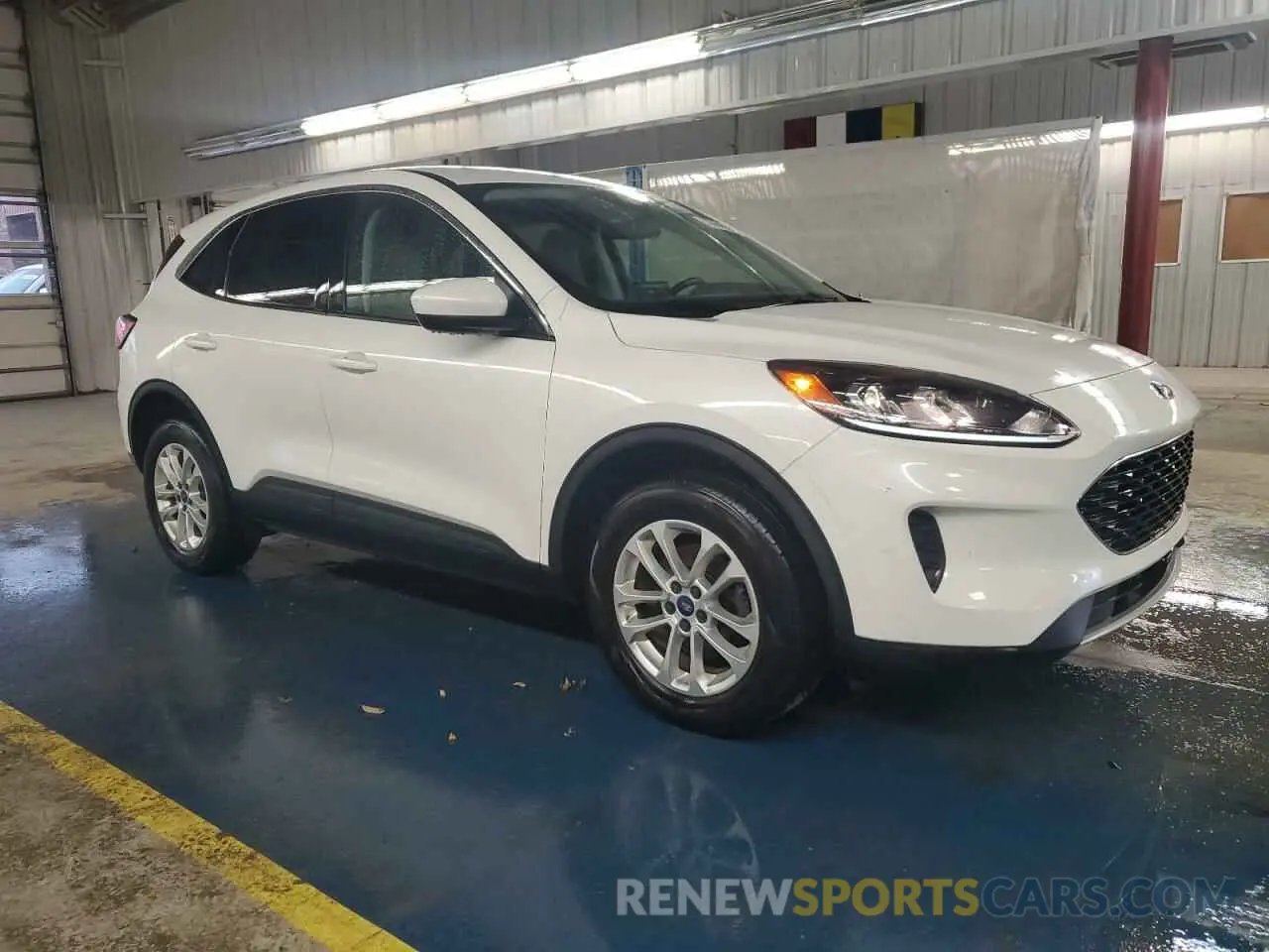4 fotografías del automóvil dañado 1FMCU9G63MUB08025 FORD ESCAPE 2021