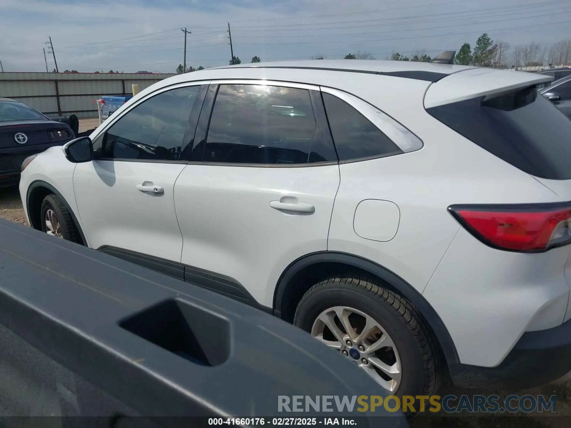 14 fotografías del automóvil dañado 1FMCU9G65MUA39788 FORD ESCAPE 2021
