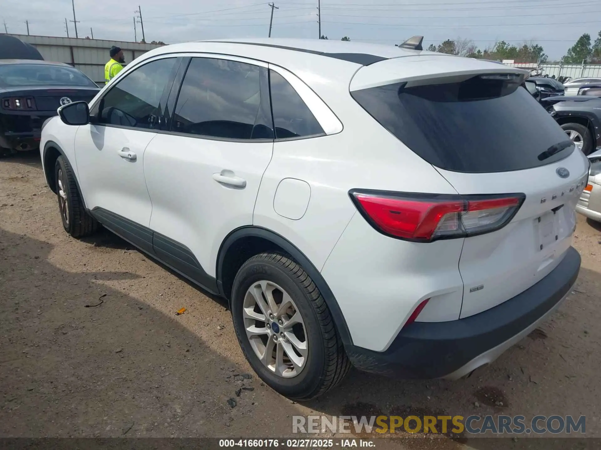 3 fotografías del automóvil dañado 1FMCU9G65MUA39788 FORD ESCAPE 2021
