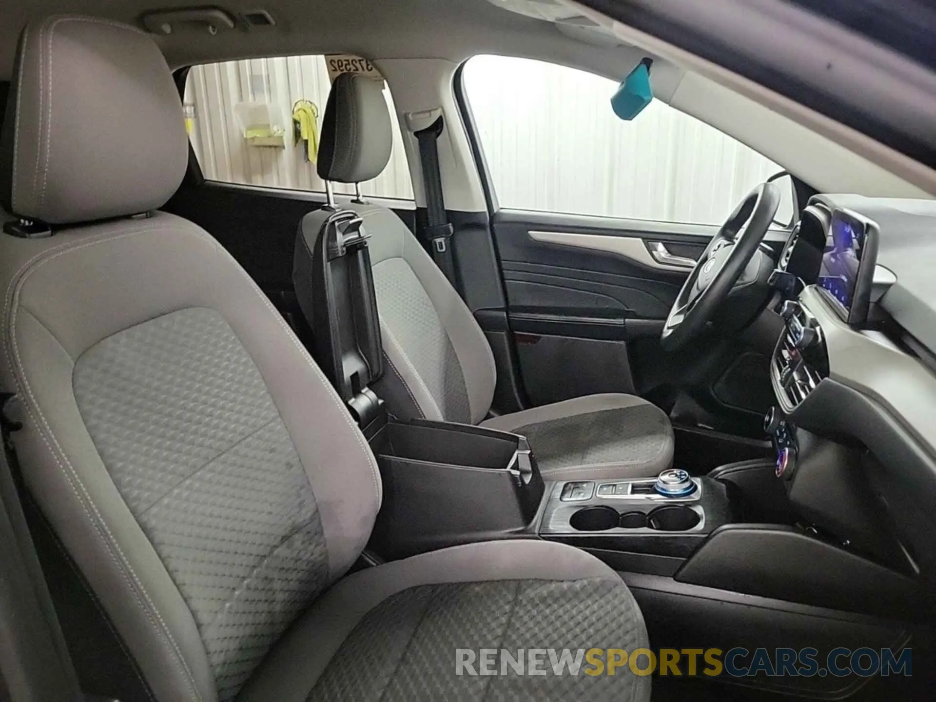 17 fotografías del automóvil dañado 1FMCU9G68MUA90881 FORD ESCAPE 2021