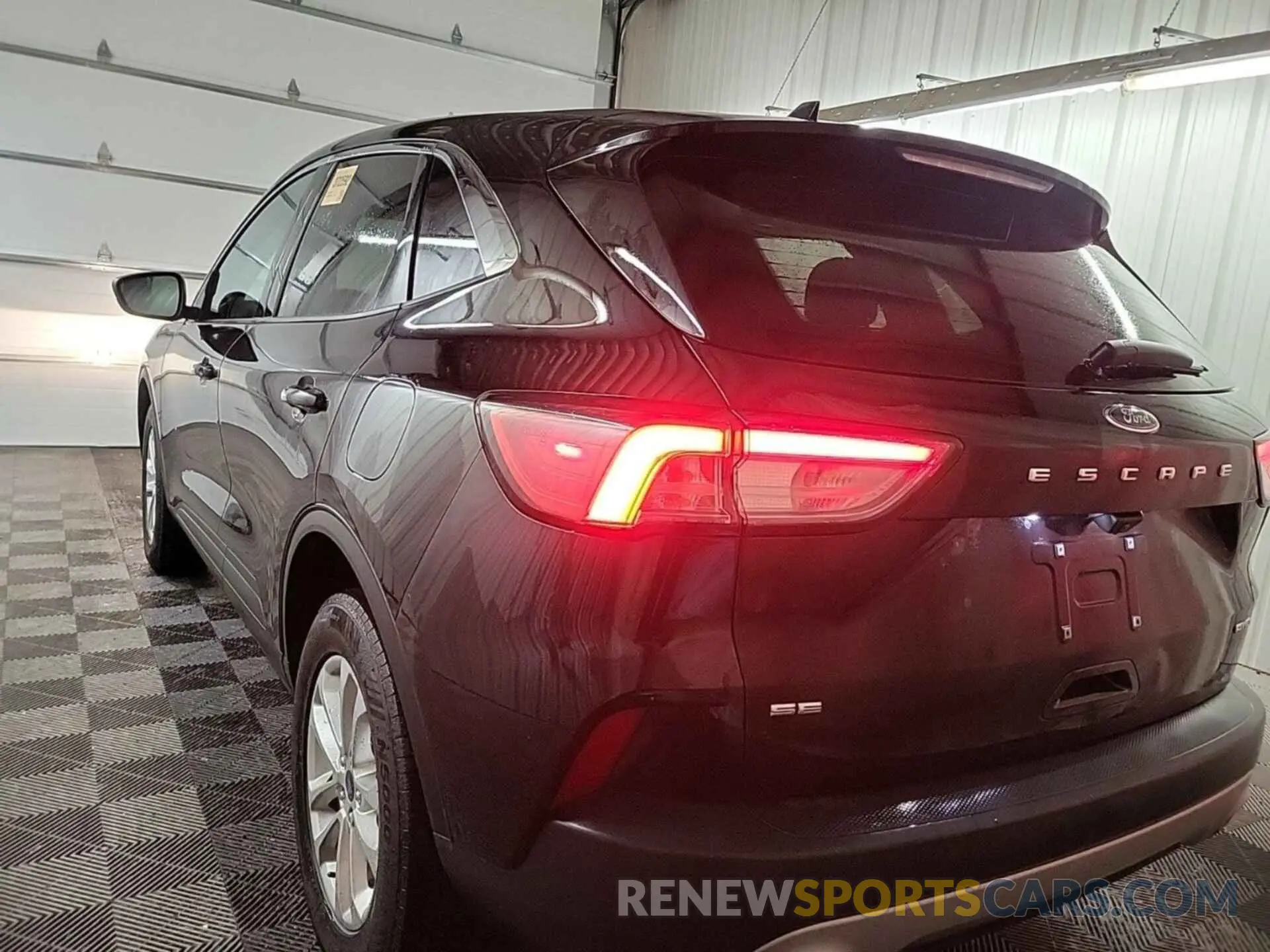 41 fotografías del automóvil dañado 1FMCU9G68MUA90881 FORD ESCAPE 2021
