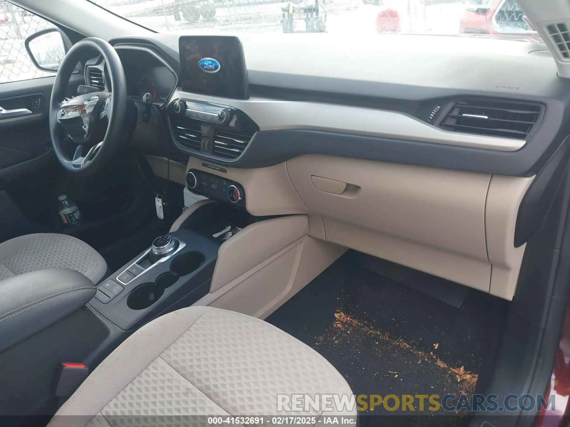 5 fotografías del automóvil dañado 1FMCU9G69MUA08415 FORD ESCAPE 2021