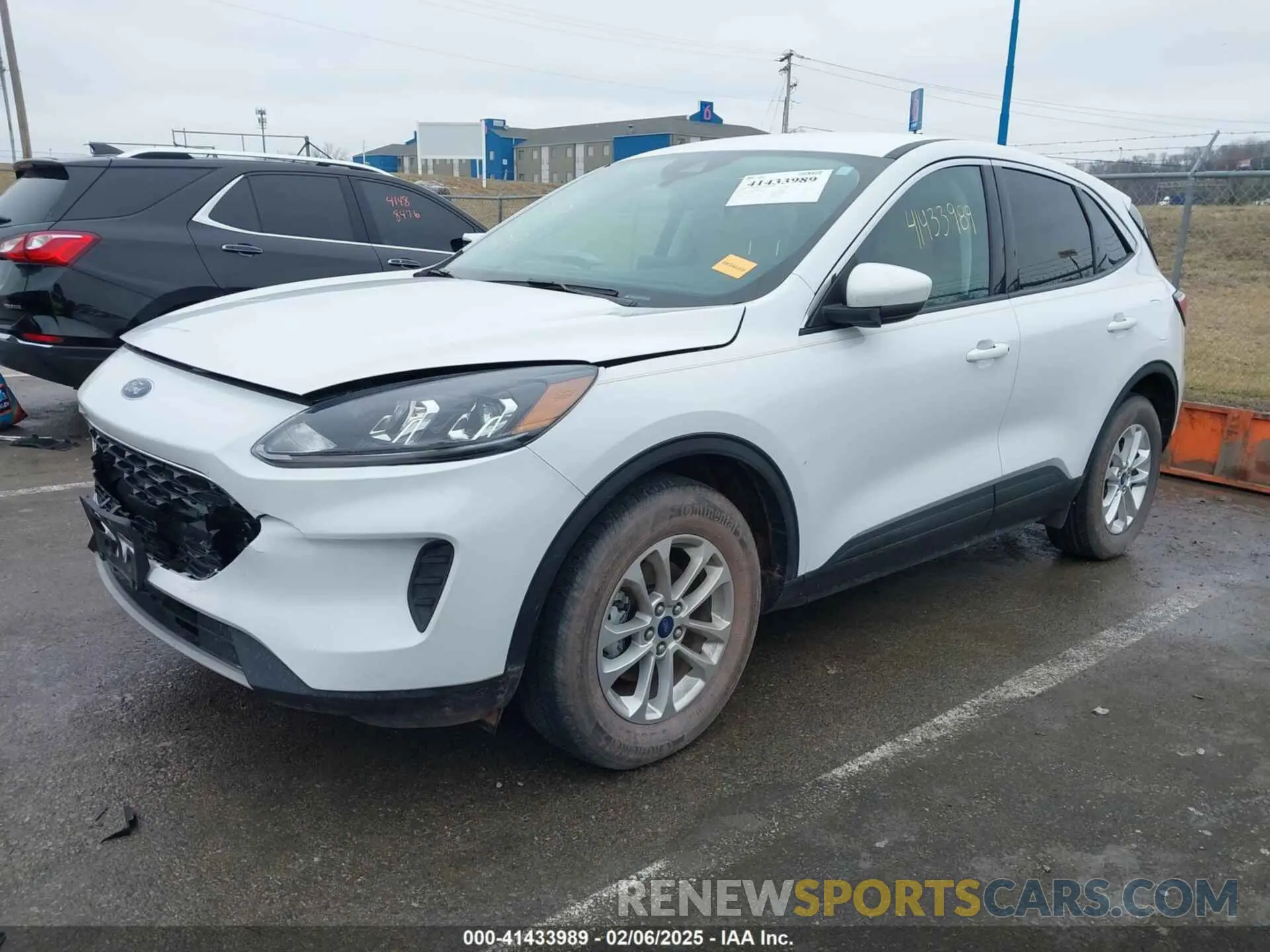 2 fotografías del automóvil dañado 1FMCU9G69MUA84300 FORD ESCAPE 2021