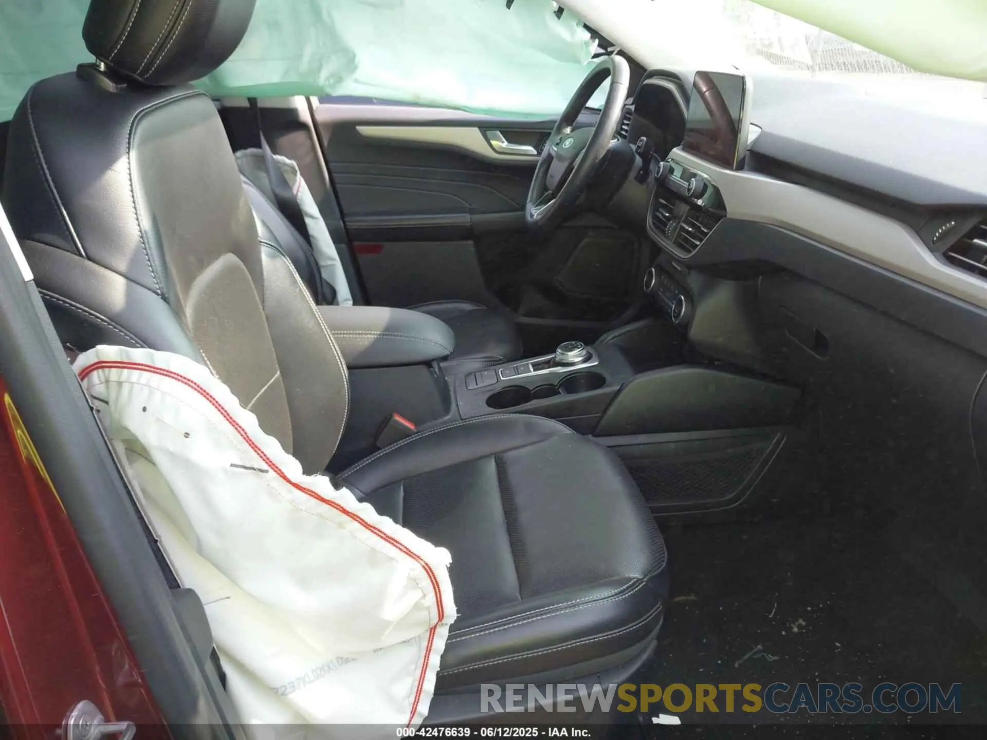 5 fotografías del automóvil dañado 1FMCU9H60MUA61602 FORD ESCAPE 2021