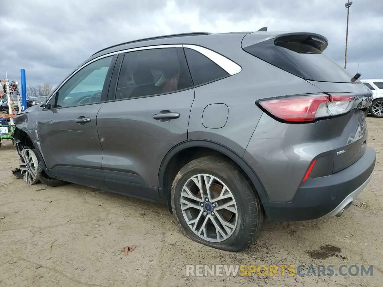 2 fotografías del automóvil dañado 1FMCU9H66MUA94457 FORD ESCAPE 2021