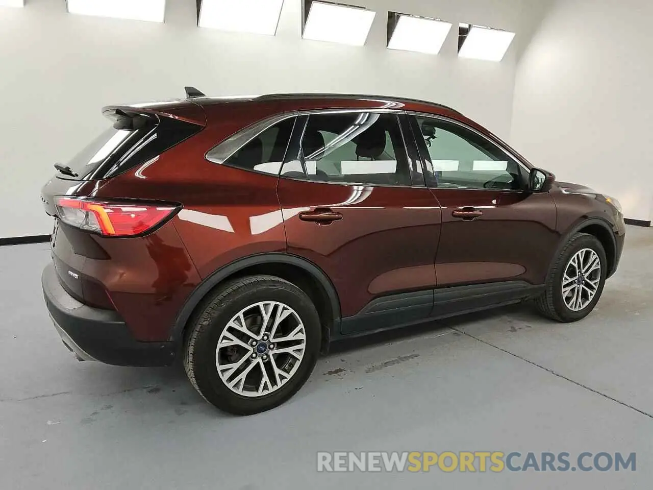 3 fotografías del automóvil dañado 1FMCU9H68MUA65896 FORD ESCAPE 2021