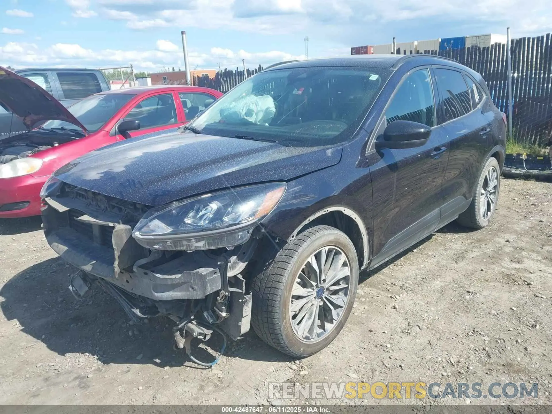 2 fotografías del automóvil dañado 1FMCU9H97MUB17707 FORD ESCAPE 2021