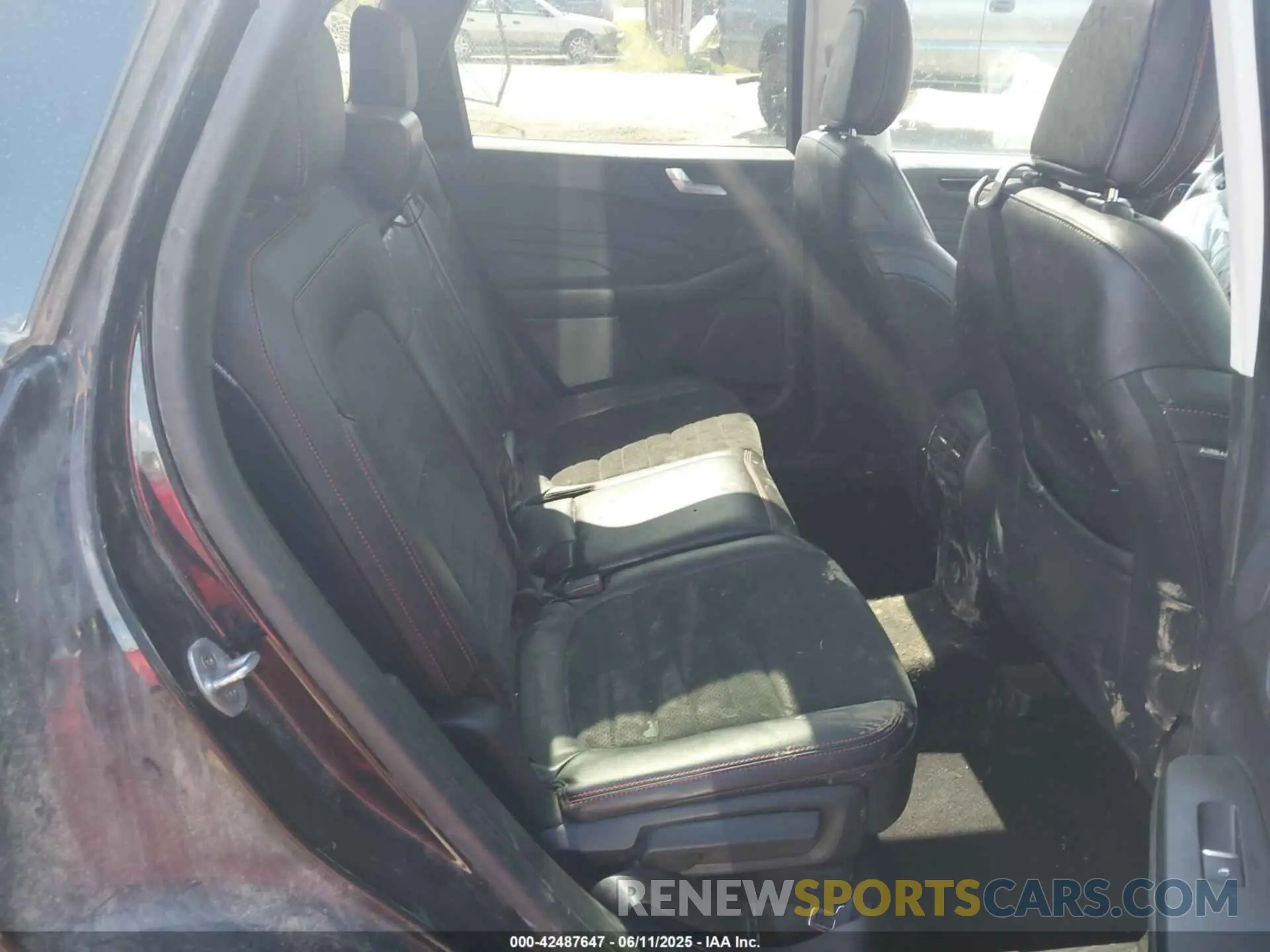 8 fotografías del automóvil dañado 1FMCU9H97MUB17707 FORD ESCAPE 2021