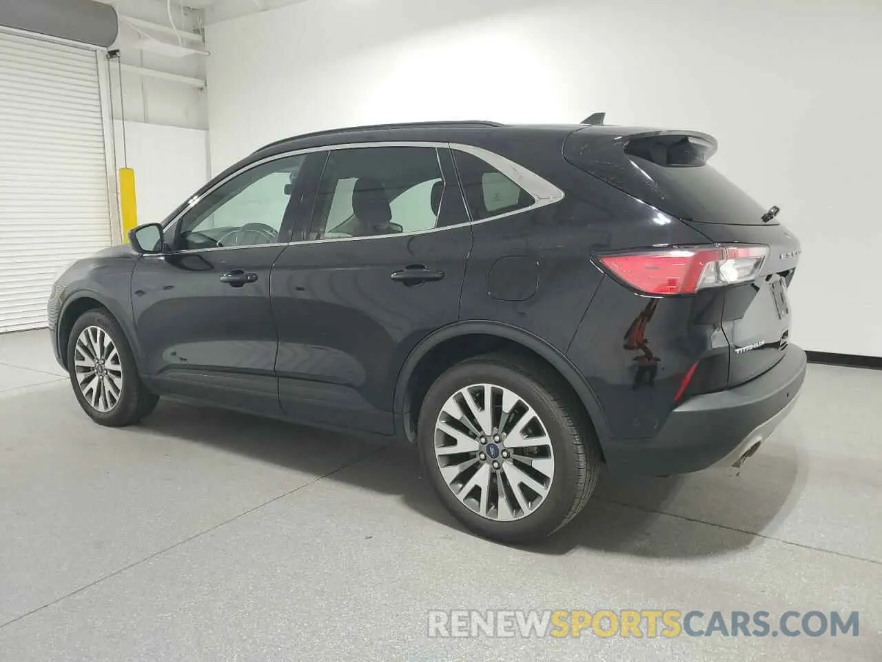 2 fotografías del automóvil dañado 1FMCU9J91MUA58020 FORD ESCAPE 2021