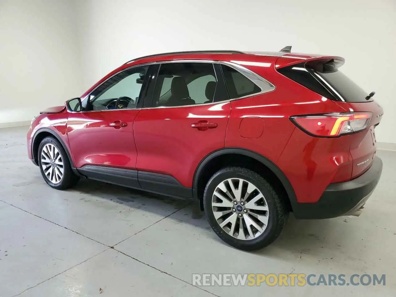 2 fotografías del automóvil dañado 1FMCU9J92MUA58608 FORD ESCAPE 2021