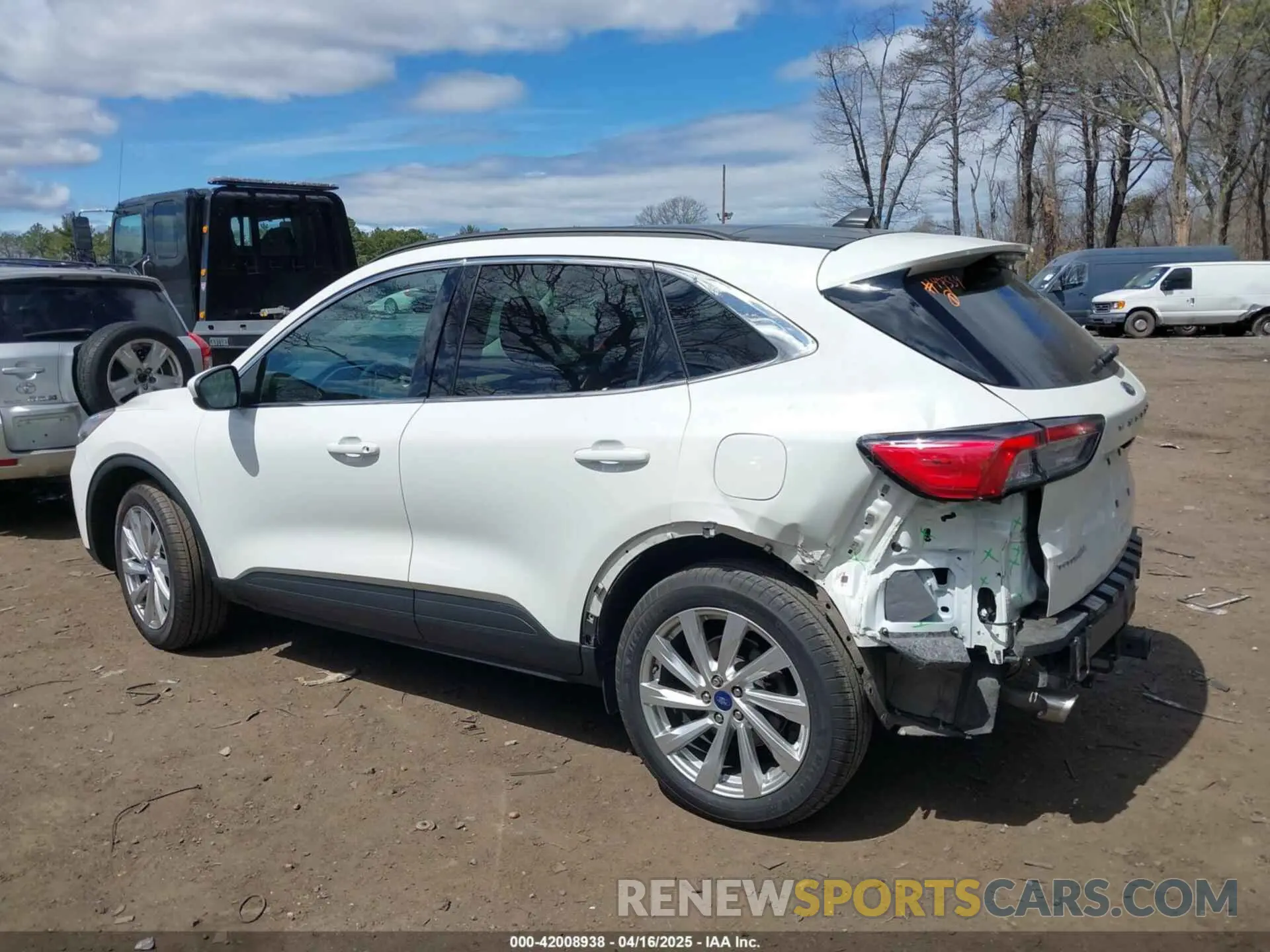 14 fotografías del automóvil dañado 1FMCU9J94MUA27571 FORD ESCAPE 2021