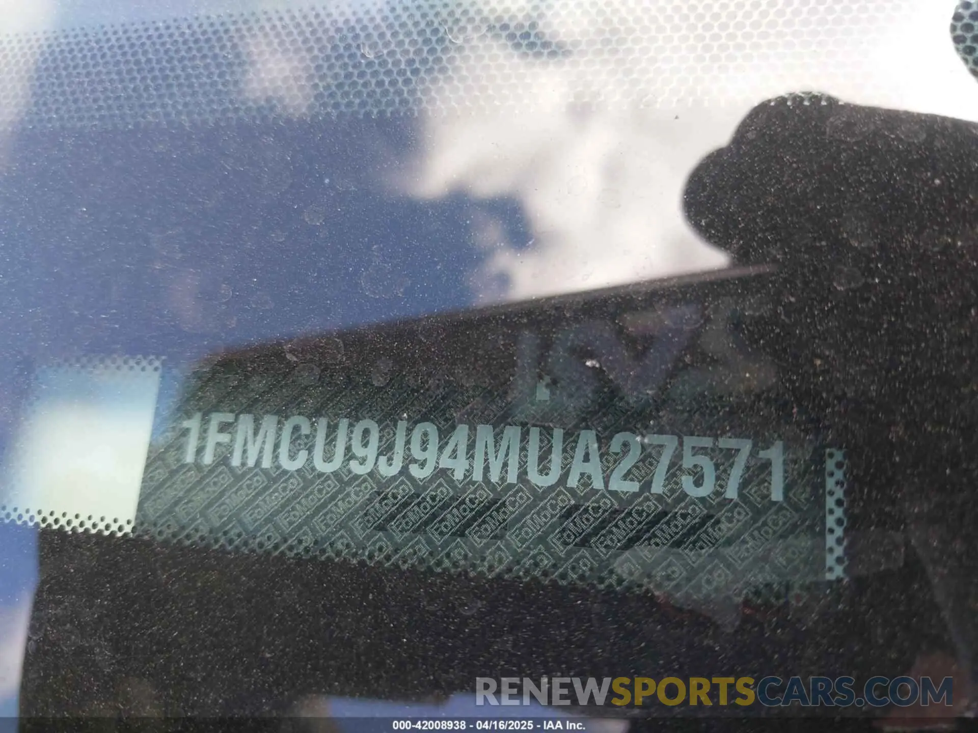 17 fotografías del automóvil dañado 1FMCU9J94MUA27571 FORD ESCAPE 2021