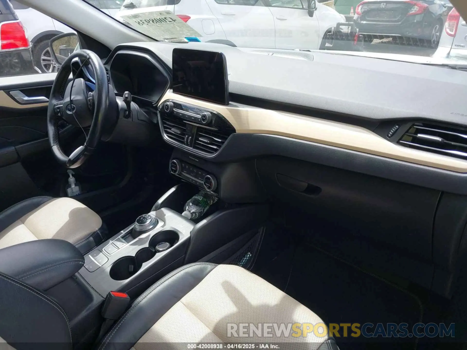 5 fotografías del automóvil dañado 1FMCU9J94MUA27571 FORD ESCAPE 2021