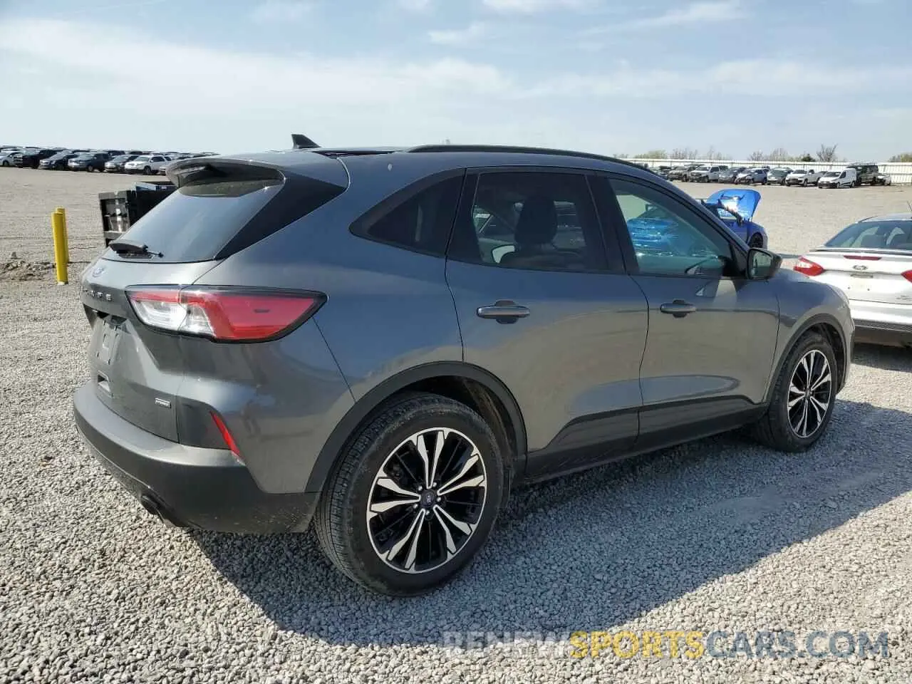 3 fotografías del automóvil dañado 1FMCU0BZ2NUA27161 FORD ESCAPE 2022