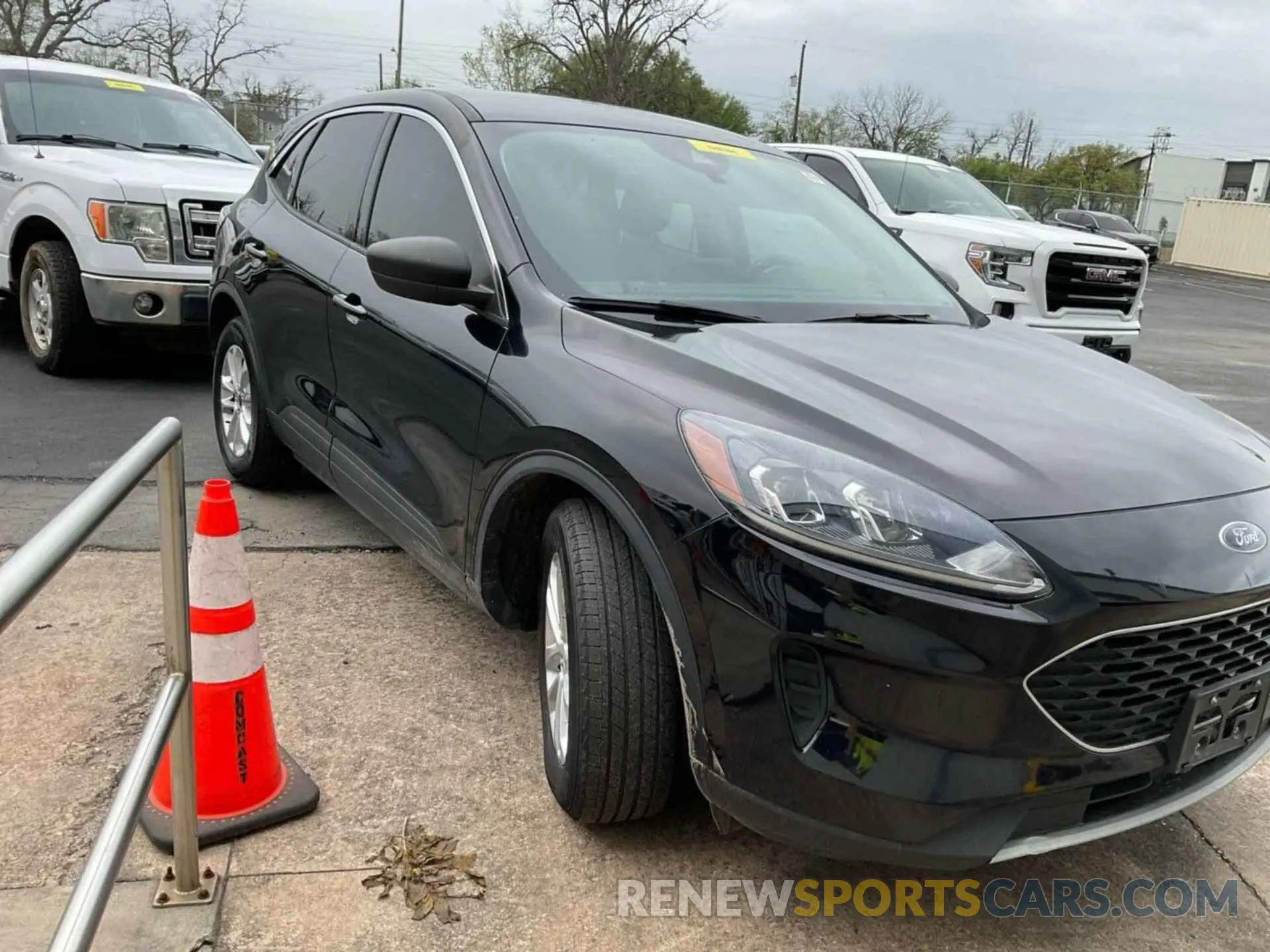 8 fotografías del automóvil dañado 1FMCU0BZ2NUA30822 FORD ESCAPE 2022