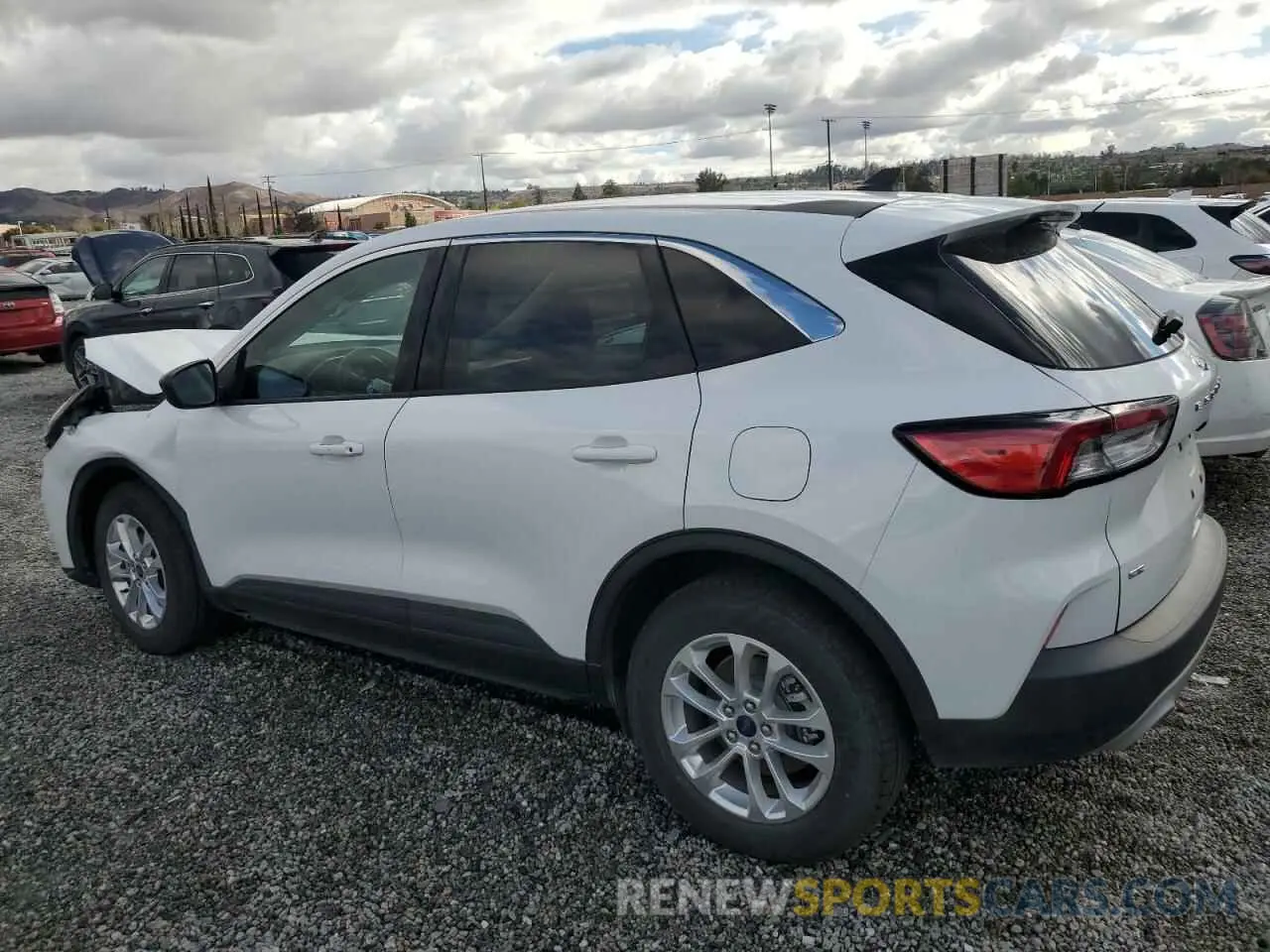 2 fotografías del automóvil dañado 1FMCU0BZ4NUA80783 FORD ESCAPE 2022