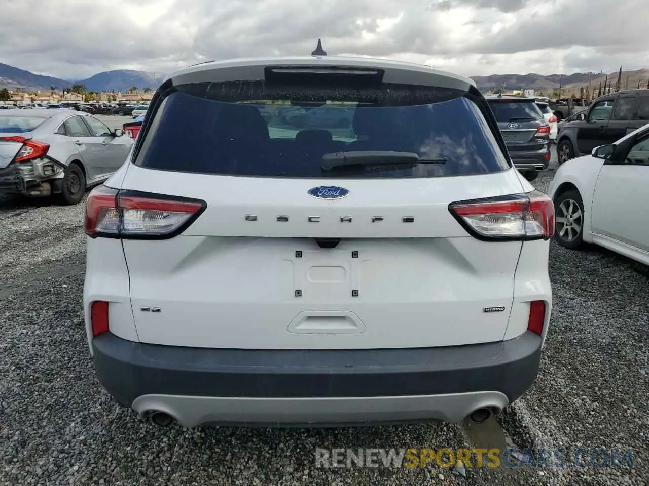 6 fotografías del automóvil dañado 1FMCU0BZ4NUA80783 FORD ESCAPE 2022