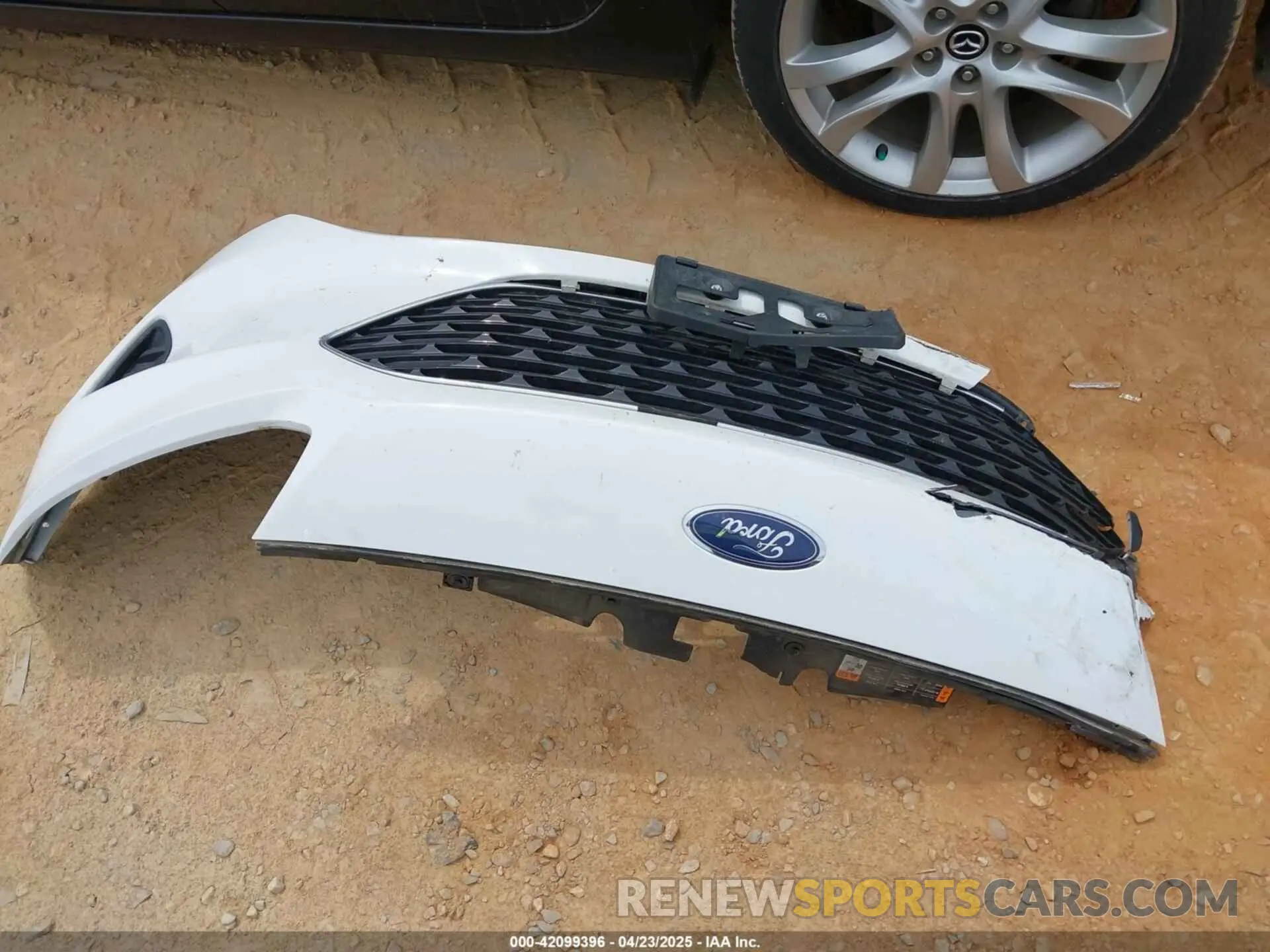 12 fotografías del automóvil dañado 1FMCU0BZ5NUA66830 FORD ESCAPE 2022