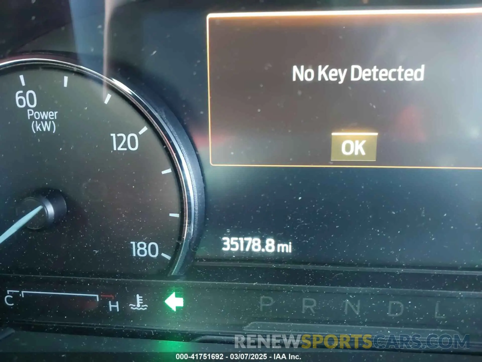 15 fotografías del automóvil dañado 1FMCU0BZ9NUA28596 FORD ESCAPE 2022
