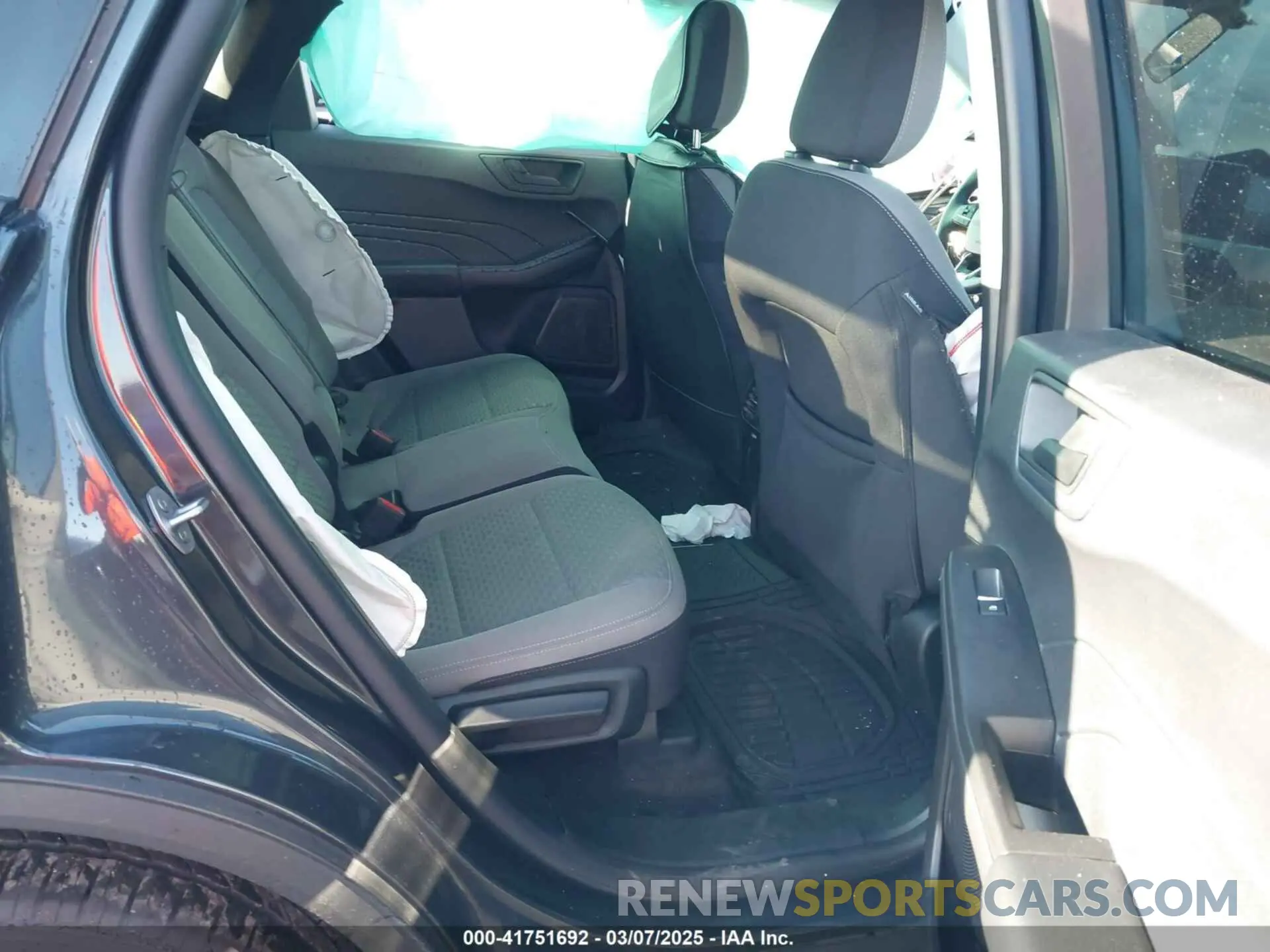 8 fotografías del automóvil dañado 1FMCU0BZ9NUA28596 FORD ESCAPE 2022