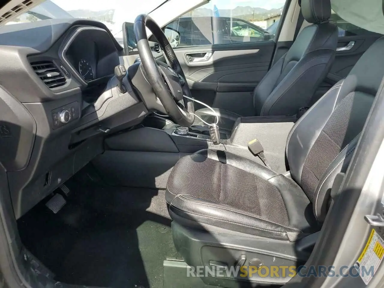 7 fotografías del automóvil dañado 1FMCU0CZ2NUA16871 FORD ESCAPE 2022