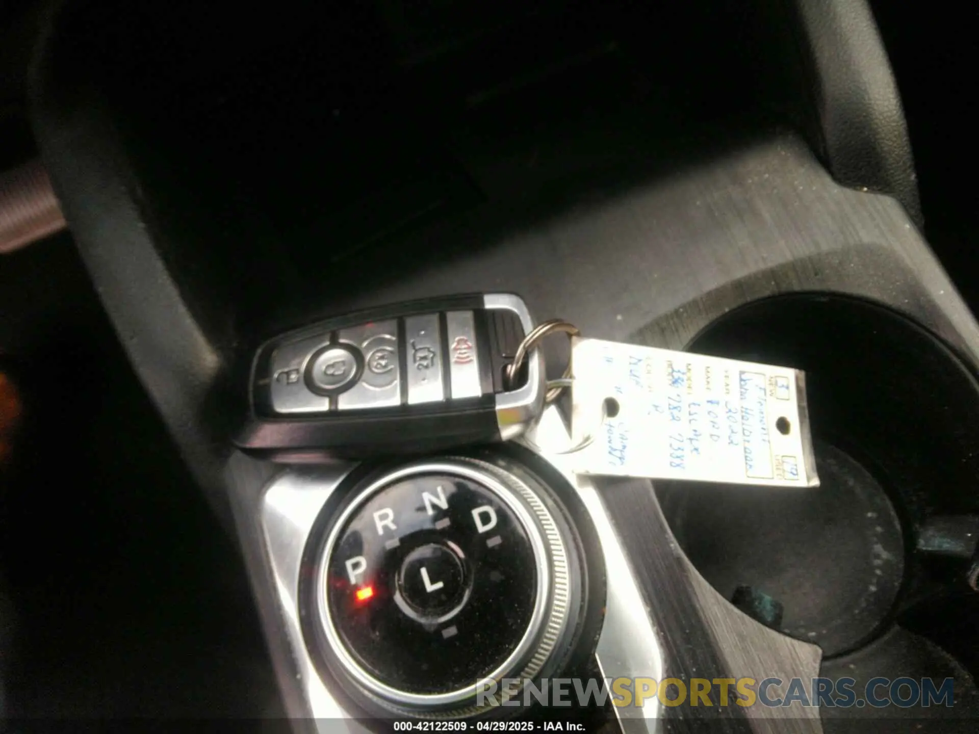 11 fotografías del automóvil dañado 1FMCU0CZ5NUB47048 FORD ESCAPE 2022
