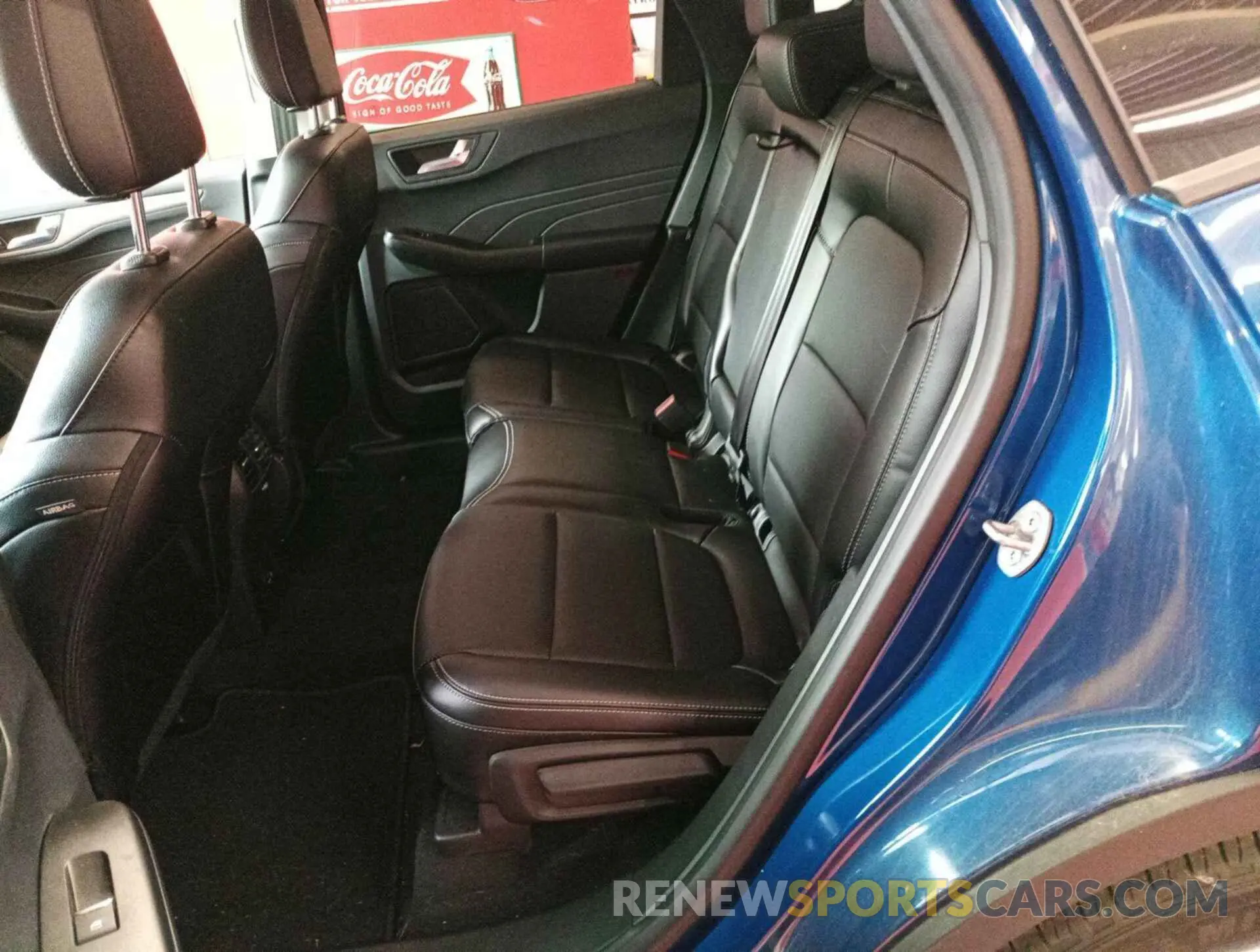 2 fotografías del automóvil dañado 1FMCU0CZ8NUB45374 FORD ESCAPE 2022