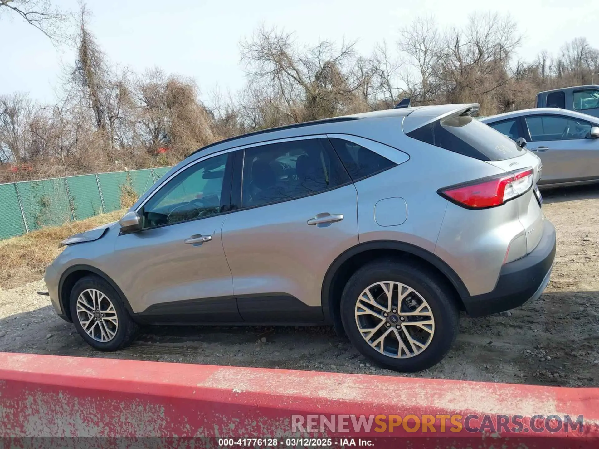 15 fotografías del automóvil dañado 1FMCU0CZXNUA97120 FORD ESCAPE 2022