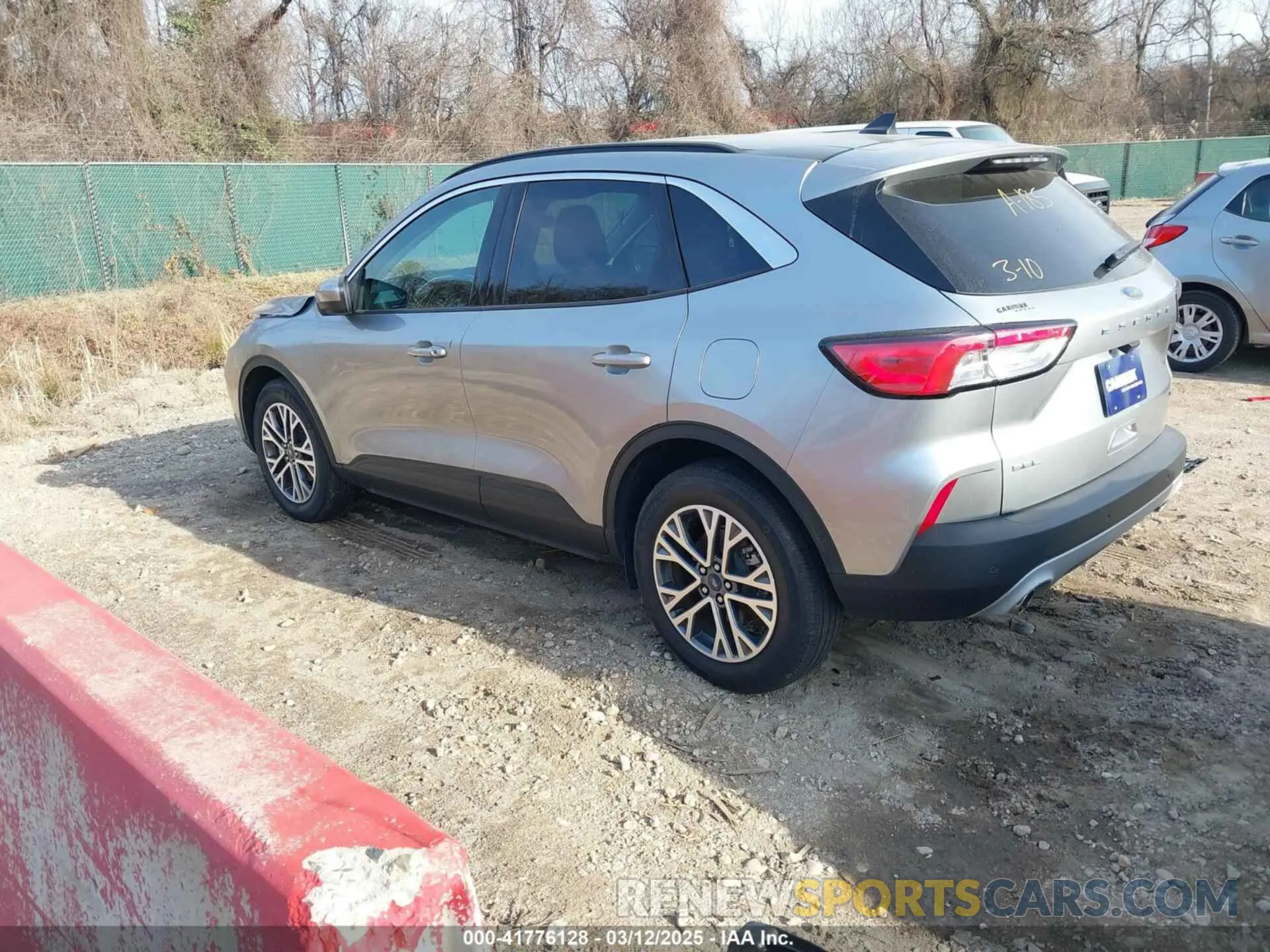 3 fotografías del automóvil dañado 1FMCU0CZXNUA97120 FORD ESCAPE 2022