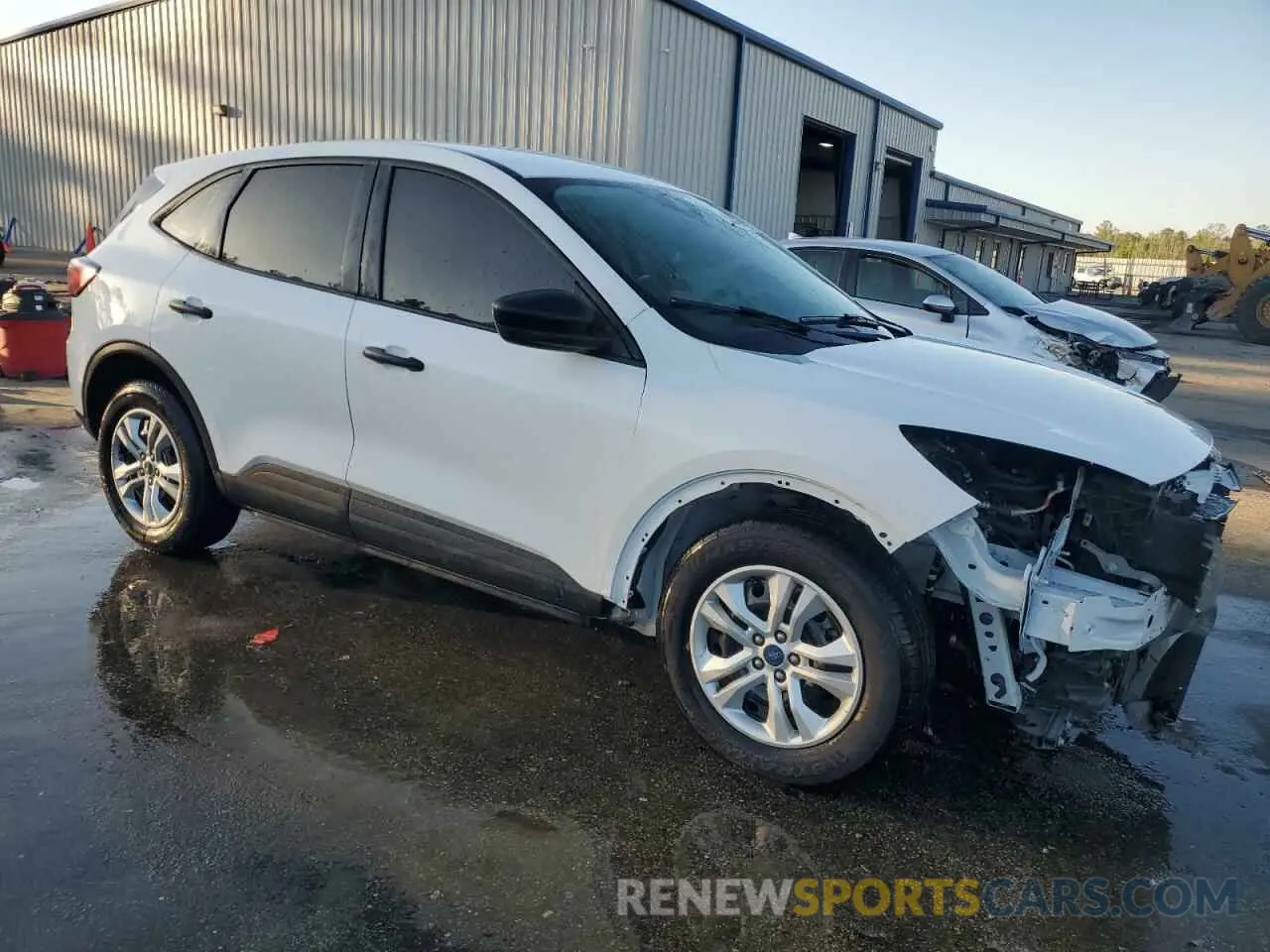 4 fotografías del automóvil dañado 1FMCU0F62NUB48093 FORD ESCAPE 2022