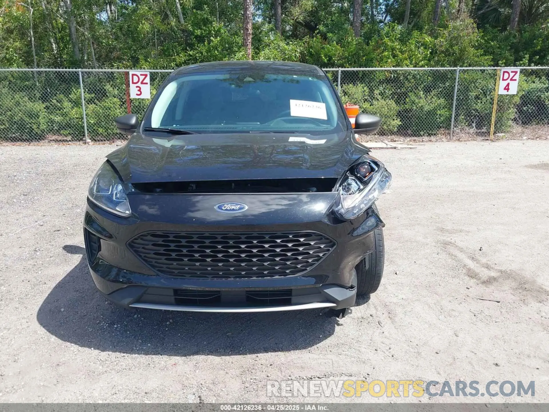 12 fotografías del automóvil dañado 1FMCU0F63NUB70636 FORD ESCAPE 2022