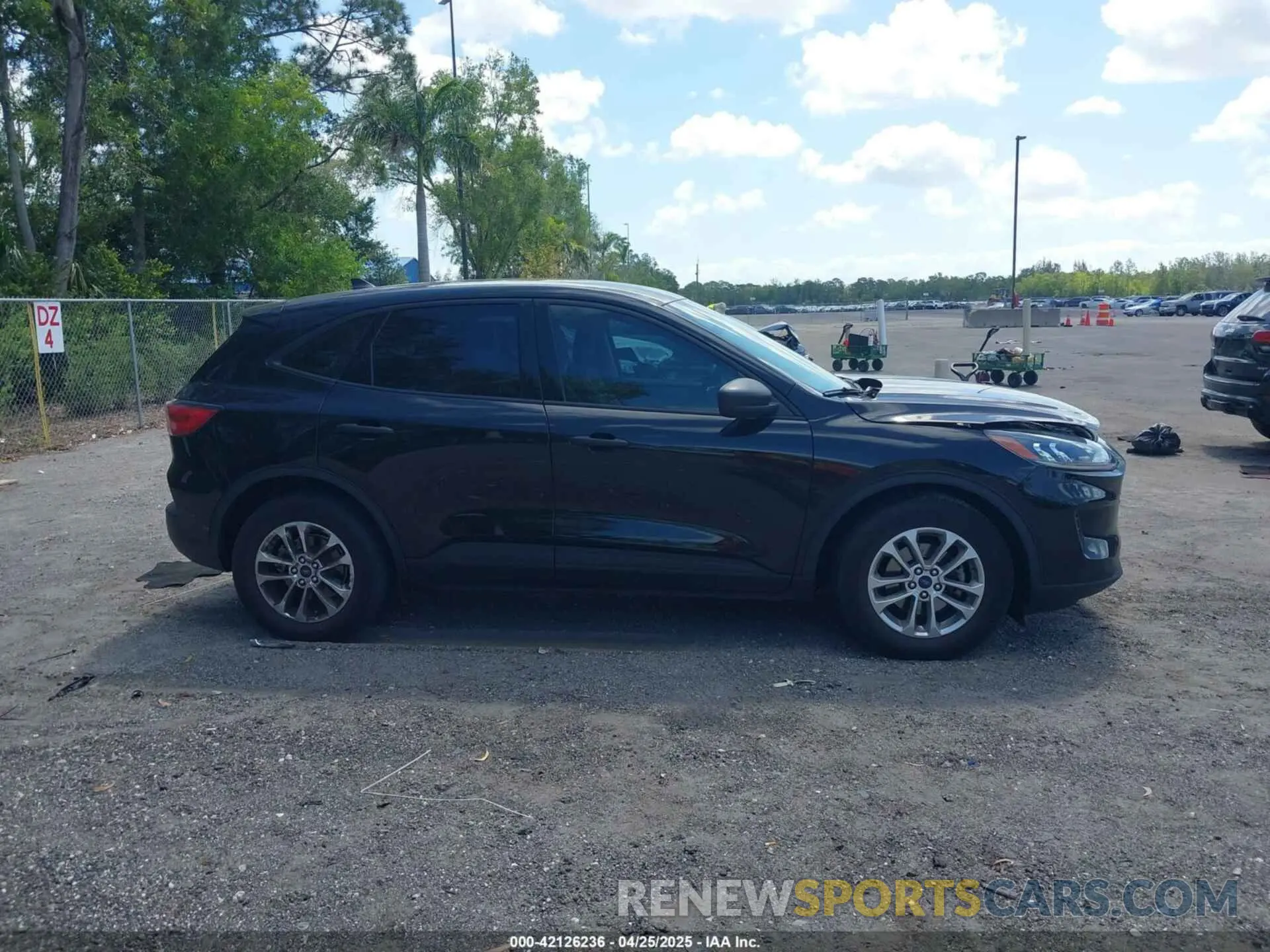 13 fotografías del automóvil dañado 1FMCU0F63NUB70636 FORD ESCAPE 2022