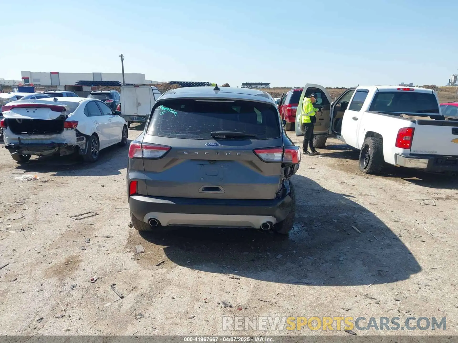 16 fotografías del automóvil dañado 1FMCU0F66NUA05518 FORD ESCAPE 2022