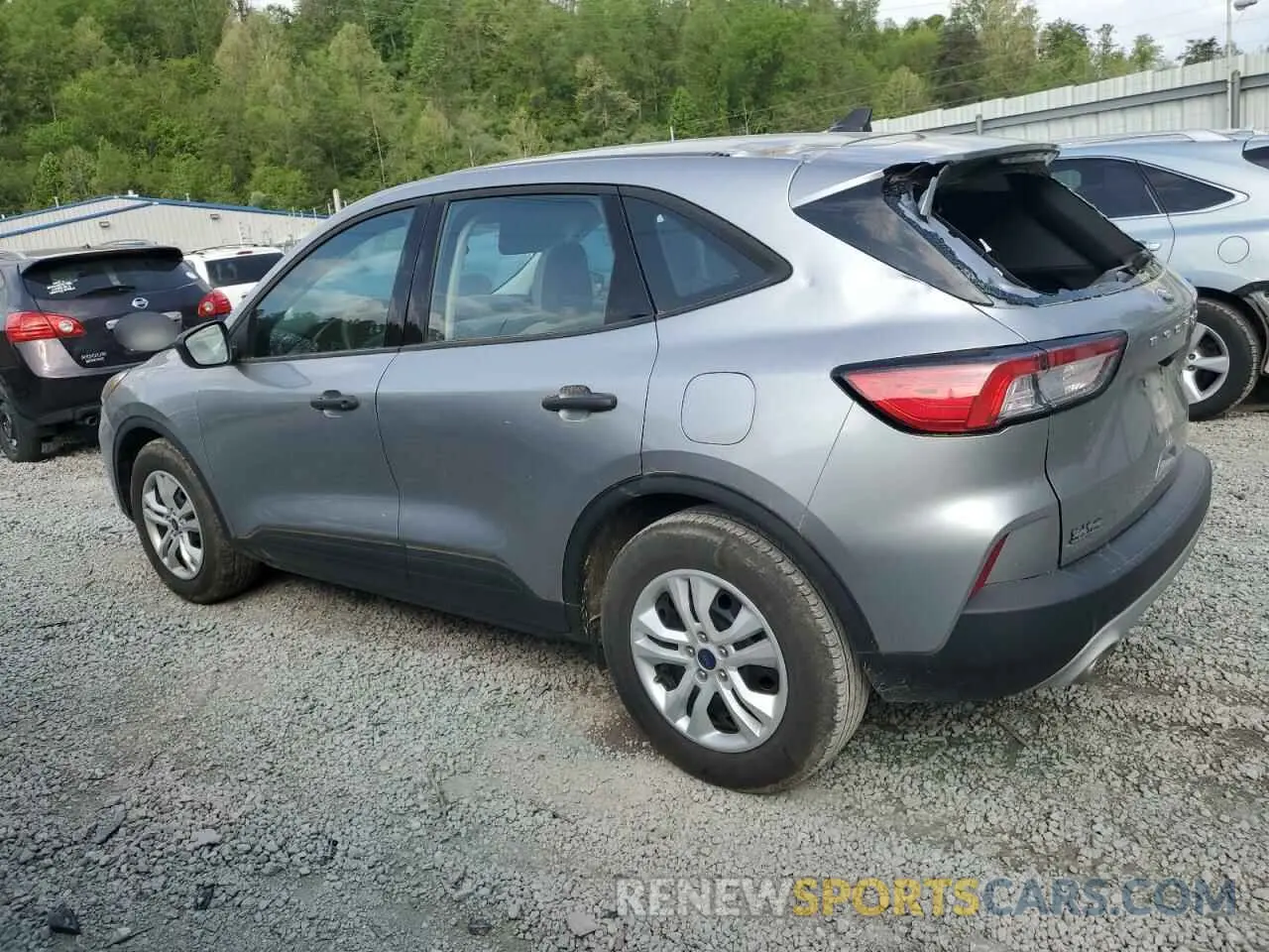 2 fotografías del automóvil dañado 1FMCU0F69NUA03861 FORD ESCAPE 2022