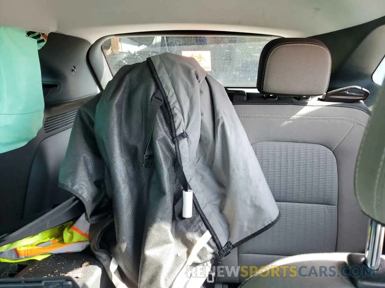 10 fotografías del automóvil dañado 1FMCU0F69NUB18377 FORD ESCAPE 2022