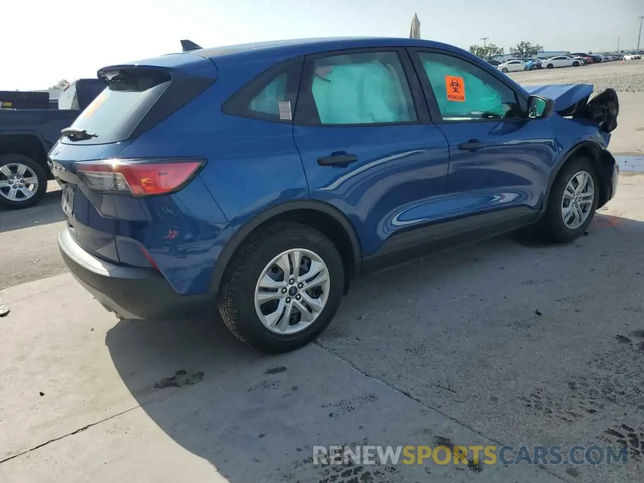 3 fotografías del automóvil dañado 1FMCU0F69NUB18377 FORD ESCAPE 2022