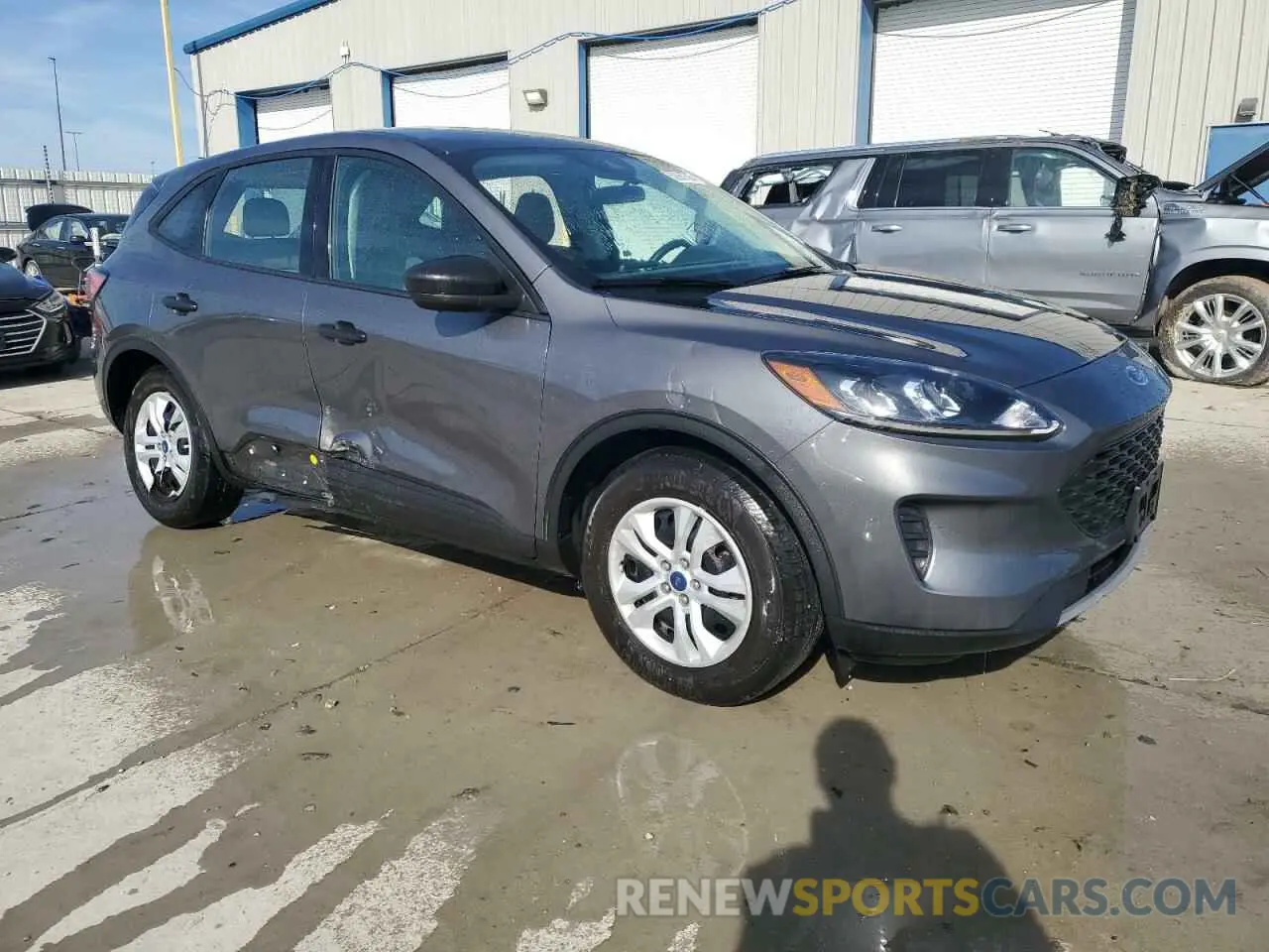 4 fotografías del automóvil dañado 1FMCU0F6XNUB51291 FORD ESCAPE 2022