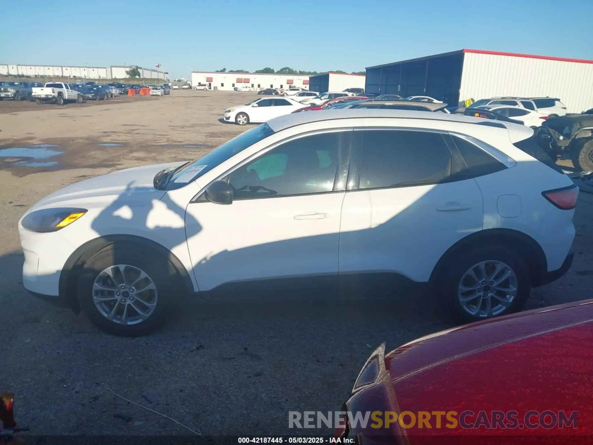 14 fotografías del automóvil dañado 1FMCU0G60NUA62683 FORD ESCAPE 2022