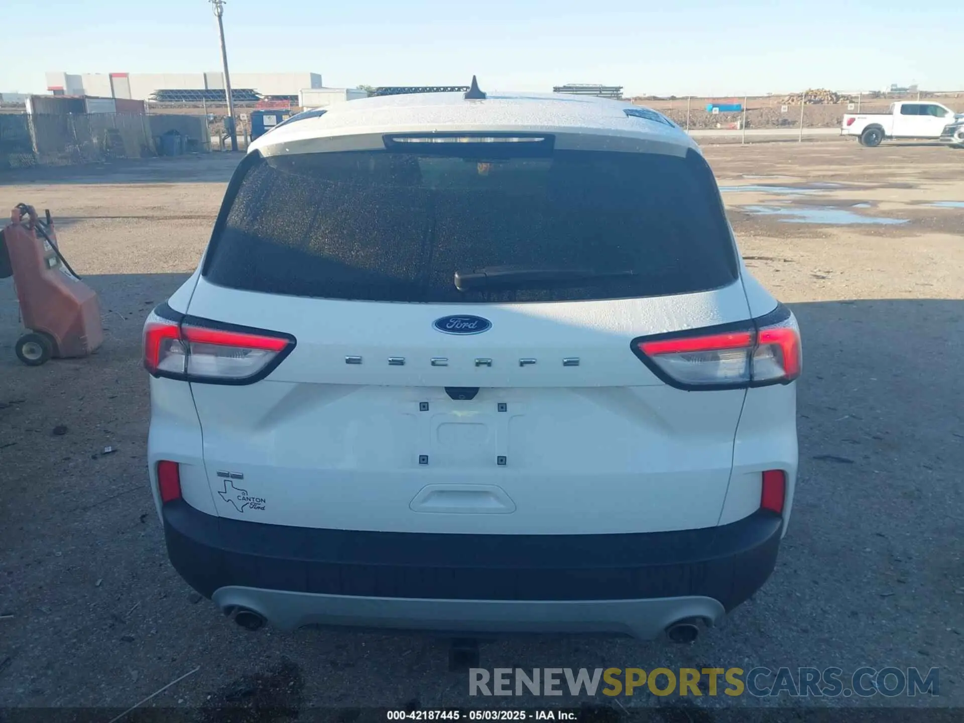16 fotografías del automóvil dañado 1FMCU0G60NUA62683 FORD ESCAPE 2022