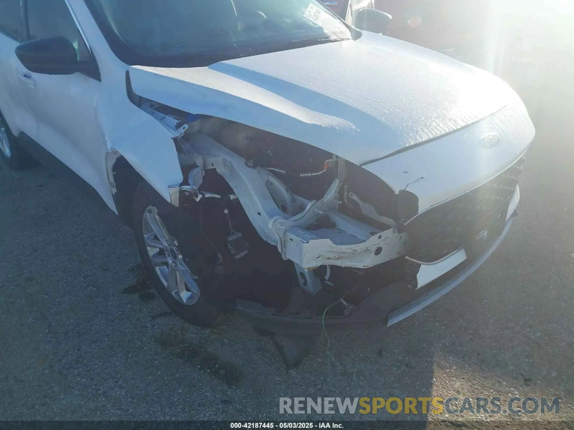 6 fotografías del automóvil dañado 1FMCU0G60NUA62683 FORD ESCAPE 2022