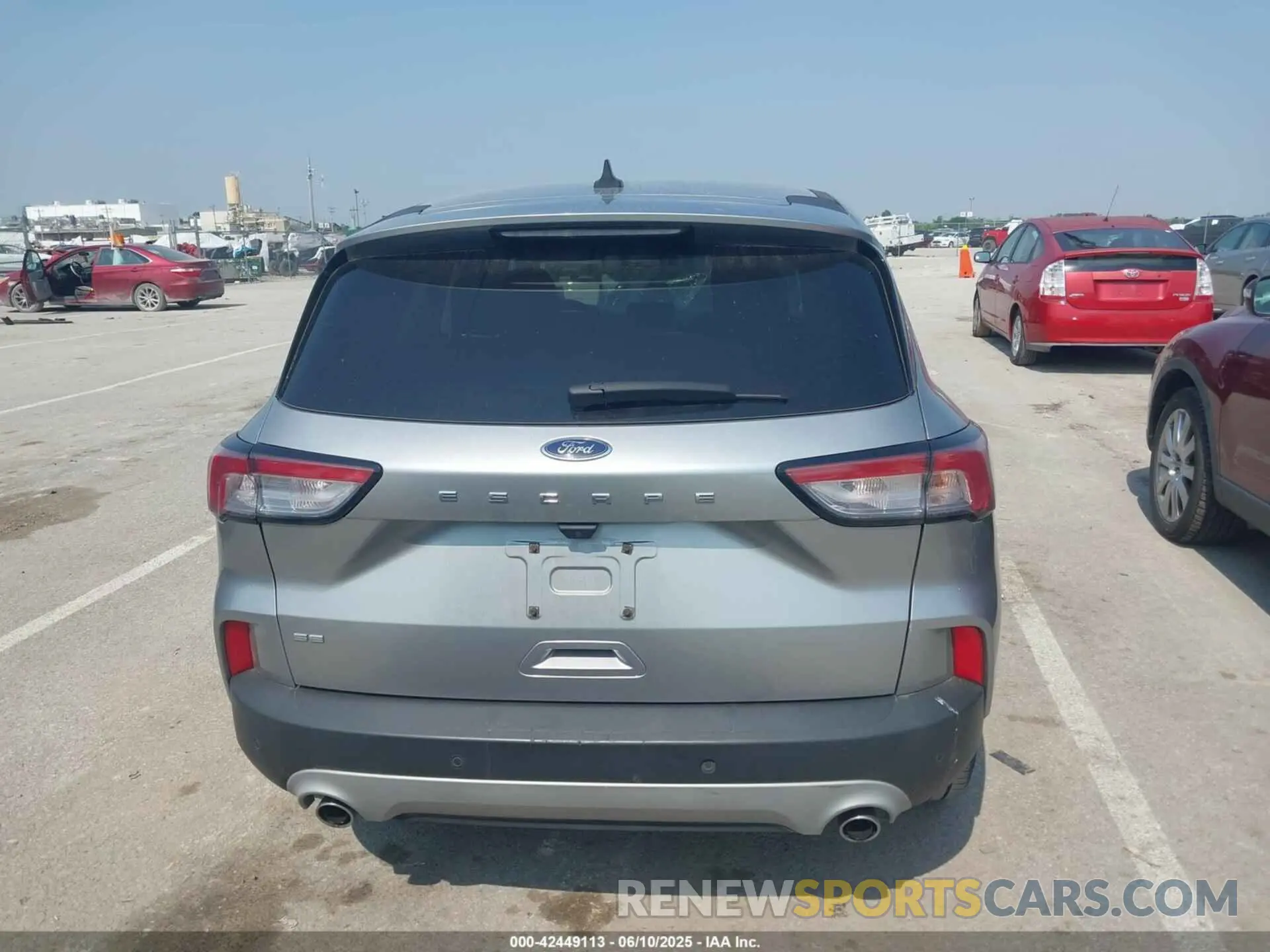 16 fotografías del automóvil dañado 1FMCU0G60NUB40699 FORD ESCAPE 2022