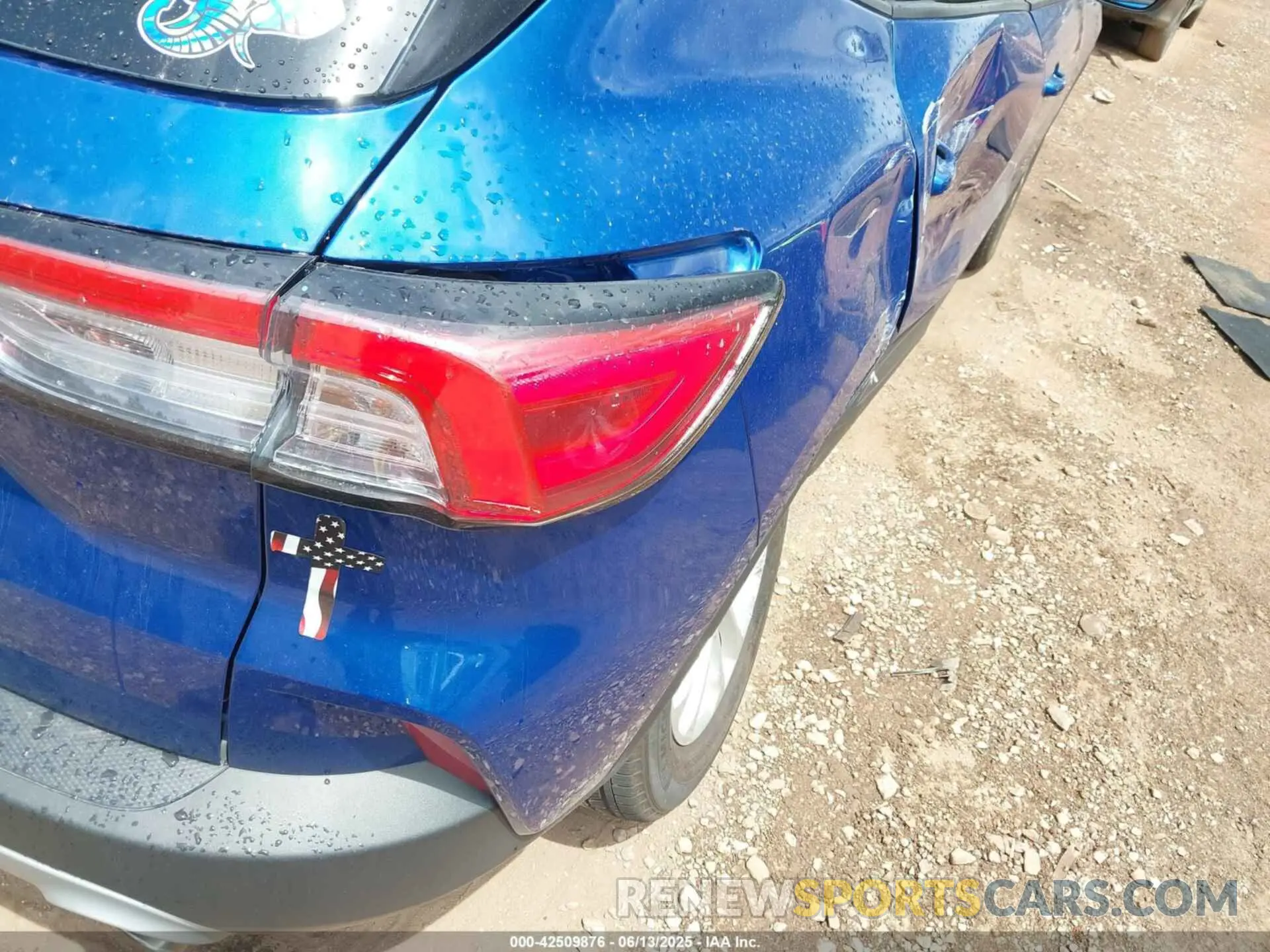6 fotografías del automóvil dañado 1FMCU0G60NUB97694 FORD ESCAPE 2022
