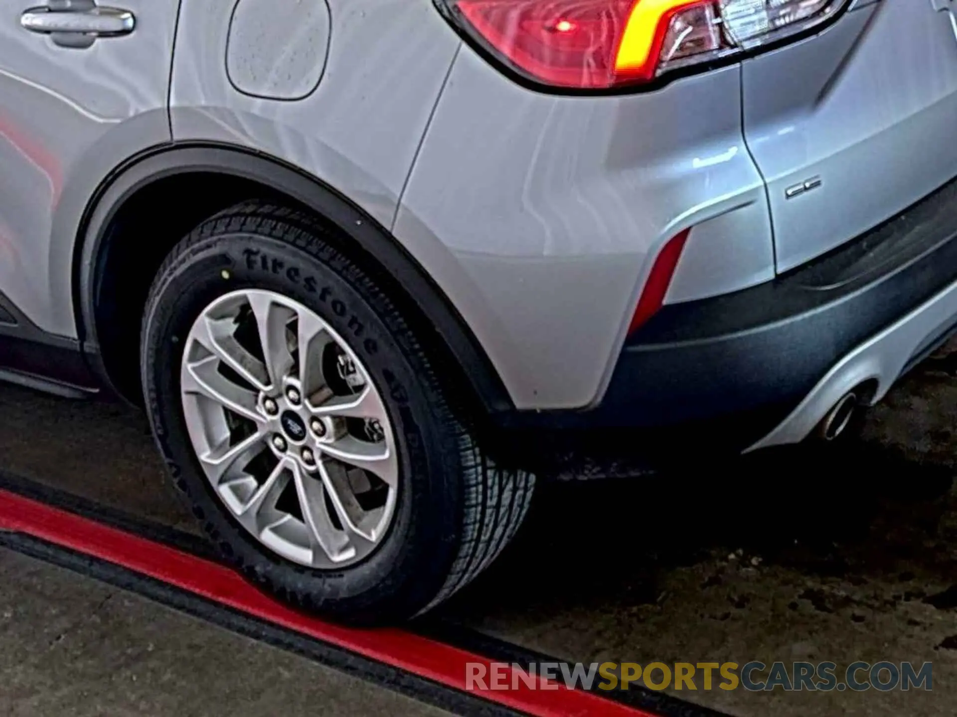 10 fotografías del automóvil dañado 1FMCU0G61NUA05683 FORD ESCAPE 2022