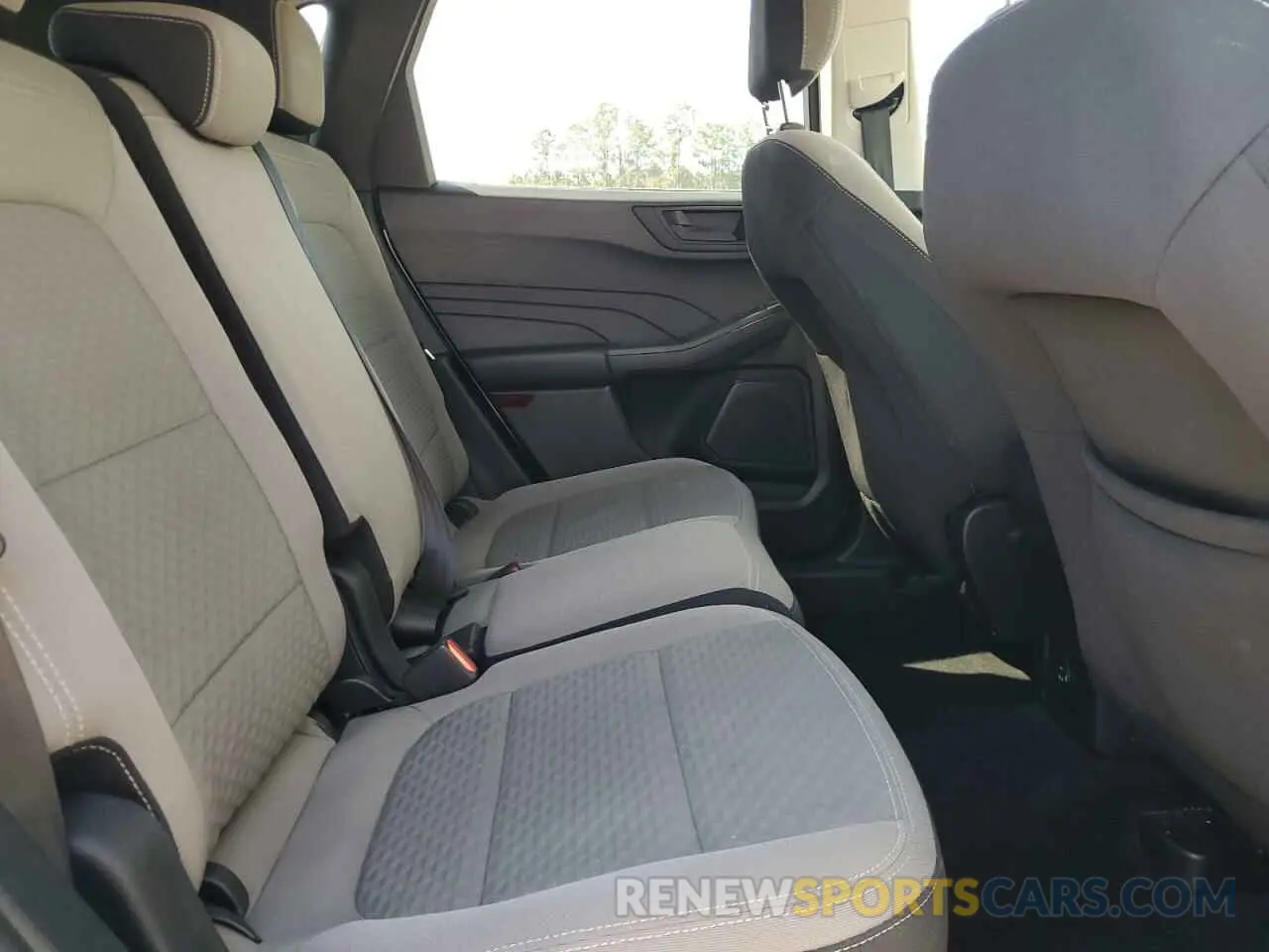 10 fotografías del automóvil dañado 1FMCU0G61NUA23441 FORD ESCAPE 2022