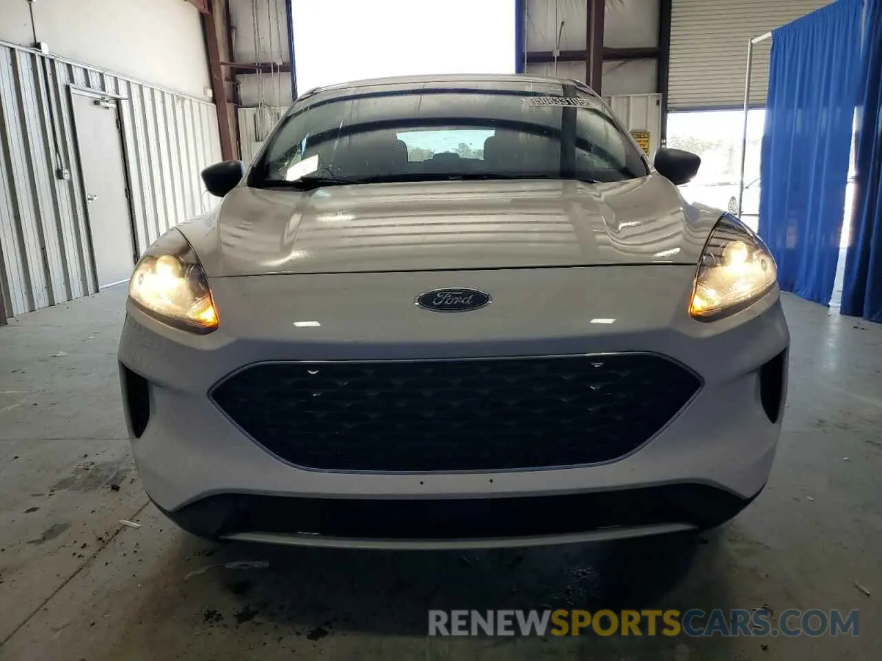 5 fotografías del automóvil dañado 1FMCU0G61NUA23441 FORD ESCAPE 2022