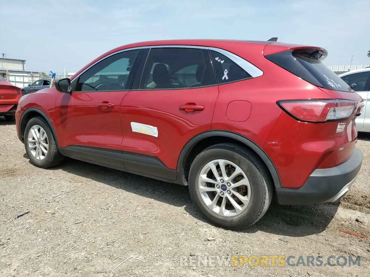2 fotografías del automóvil dañado 1FMCU0G61NUA36111 FORD ESCAPE 2022