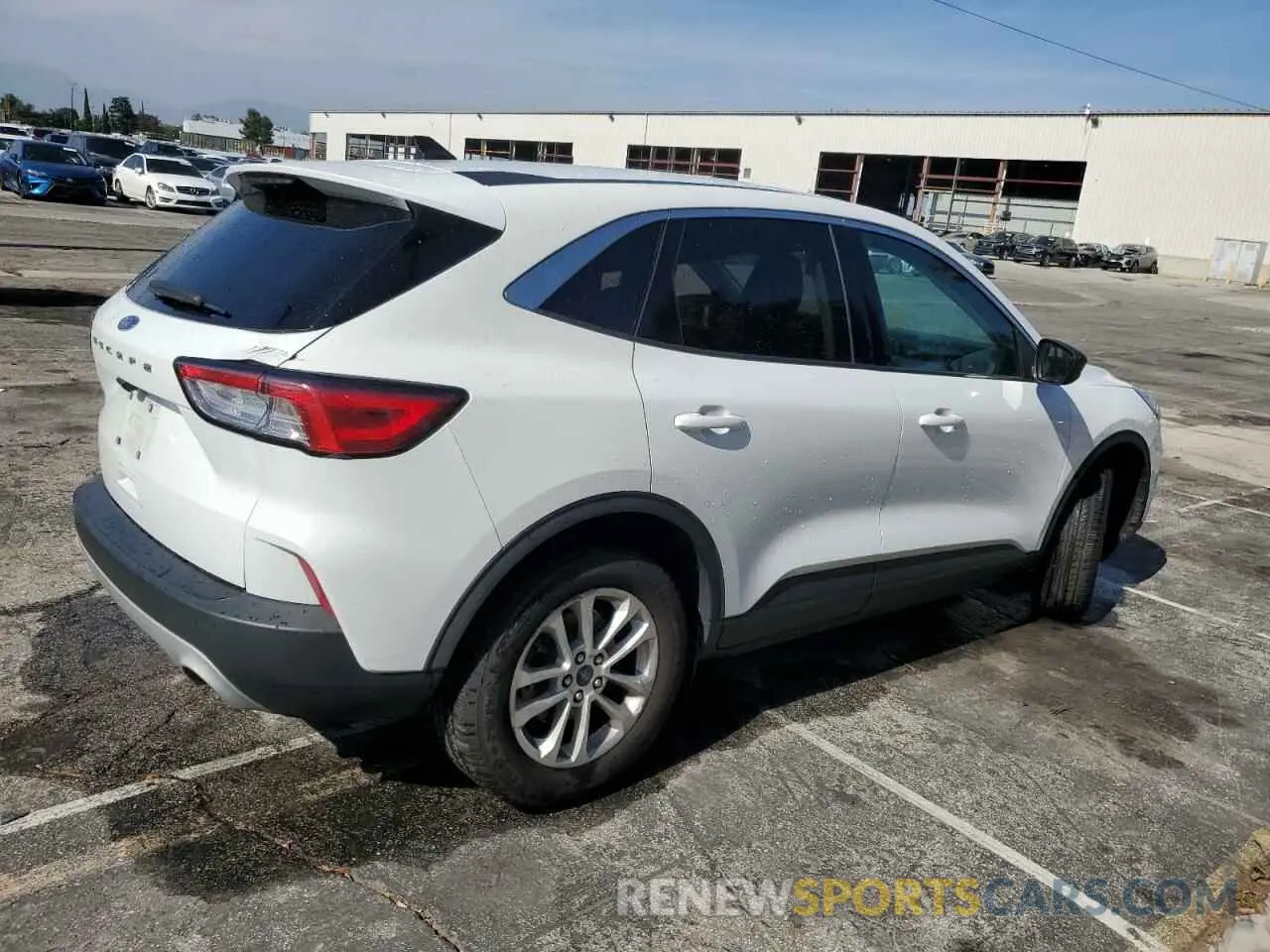 3 fotografías del automóvil dañado 1FMCU0G61NUA70212 FORD ESCAPE 2022